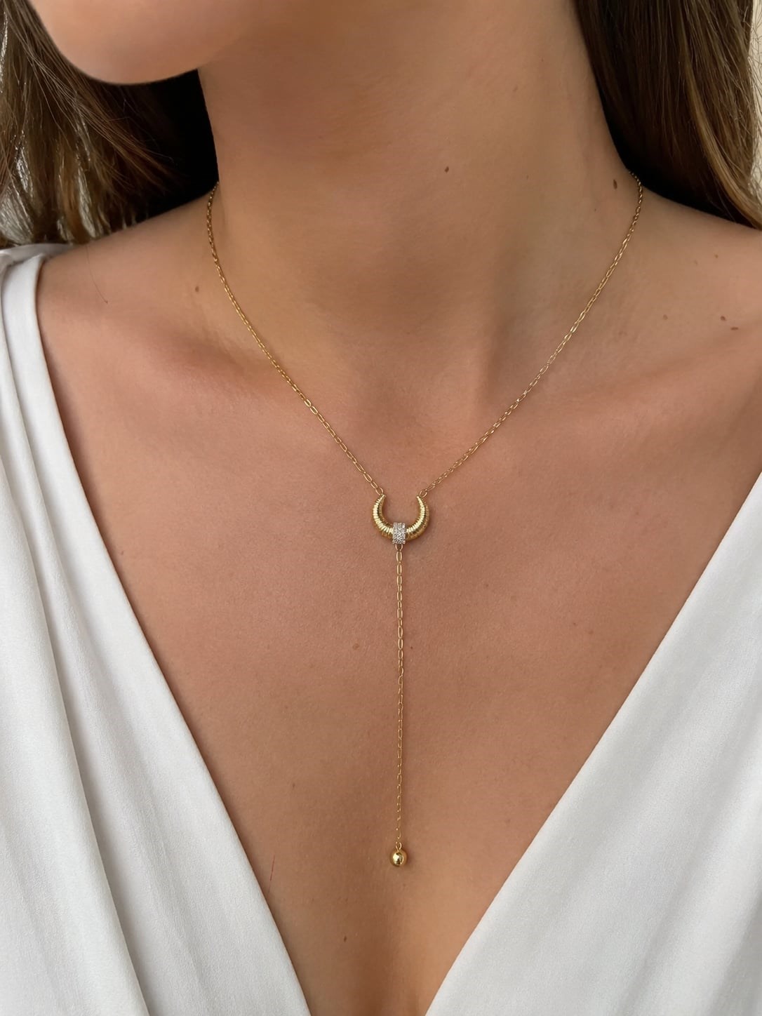 Özel Seri Gold Taş Detaylı Kolye