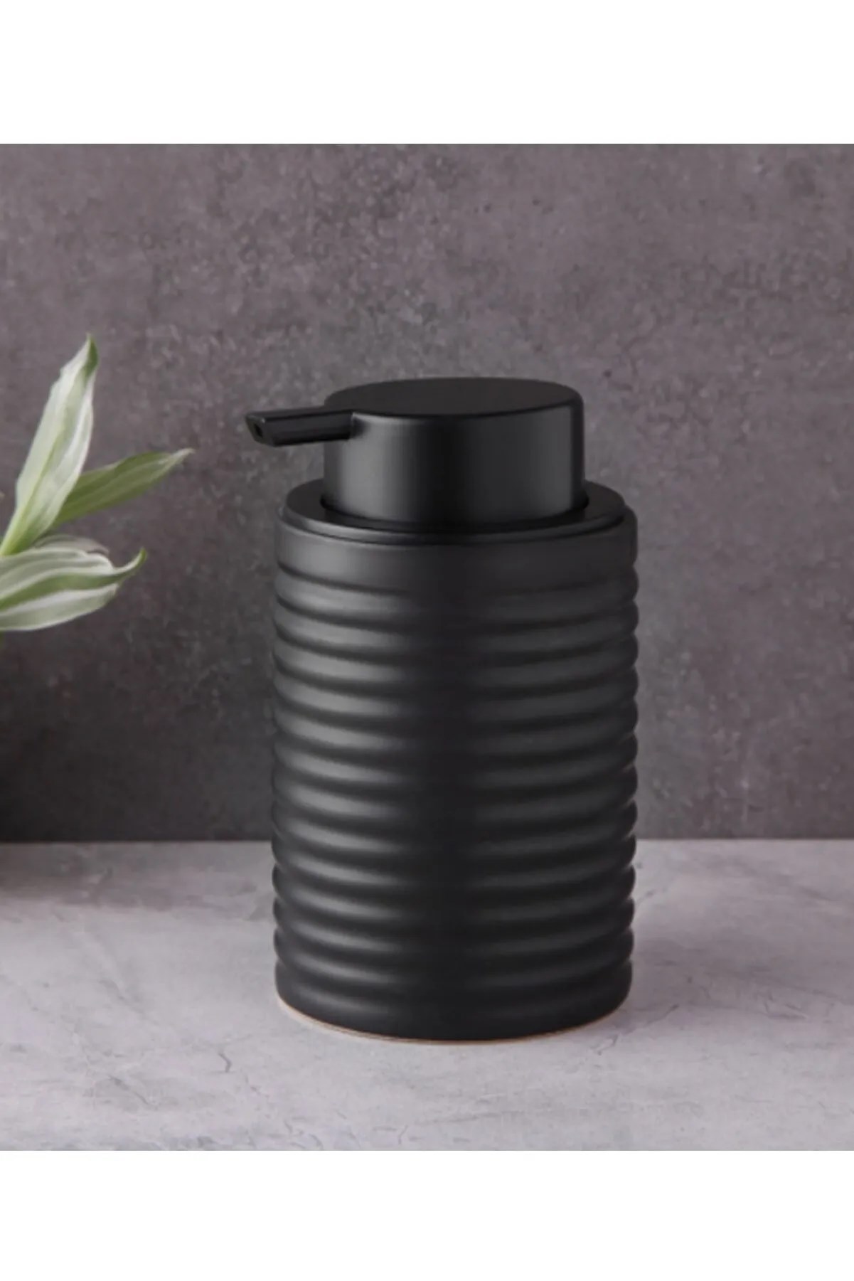 Siyah Stoneware Çizgili Sıvı Sabunluk