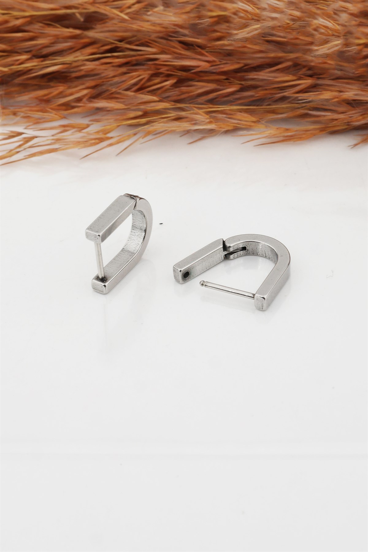 Kadın Çelik Basic Geometrik 1.5 cm U Model Klipsli Küpe