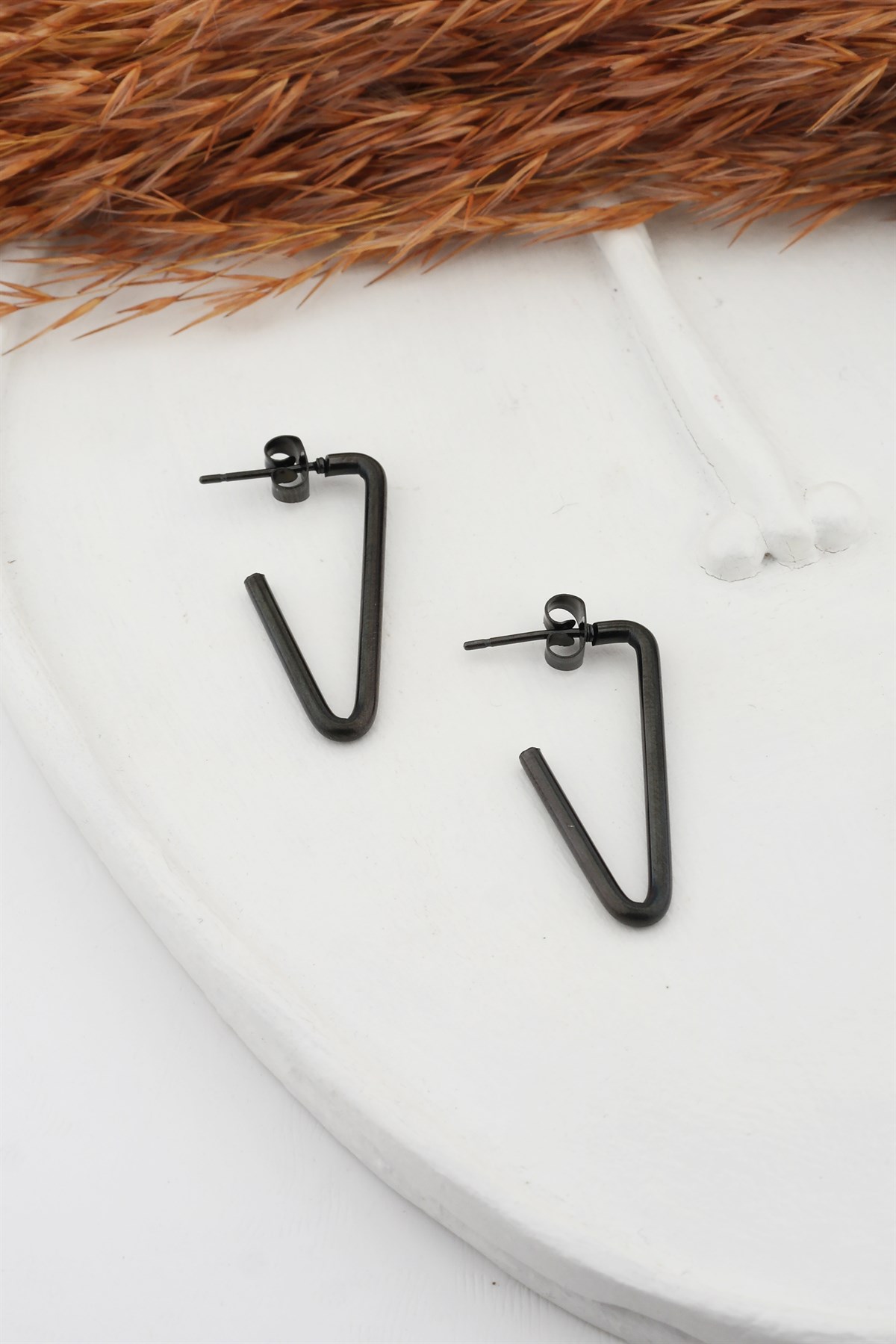 Kadın Çelik Basic Geometrik 3 cm V Model Küpe