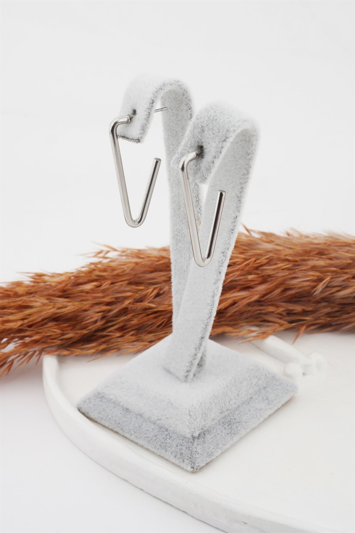 Kadın Çelik Basic Geometrik 4 cm V Model Küpe