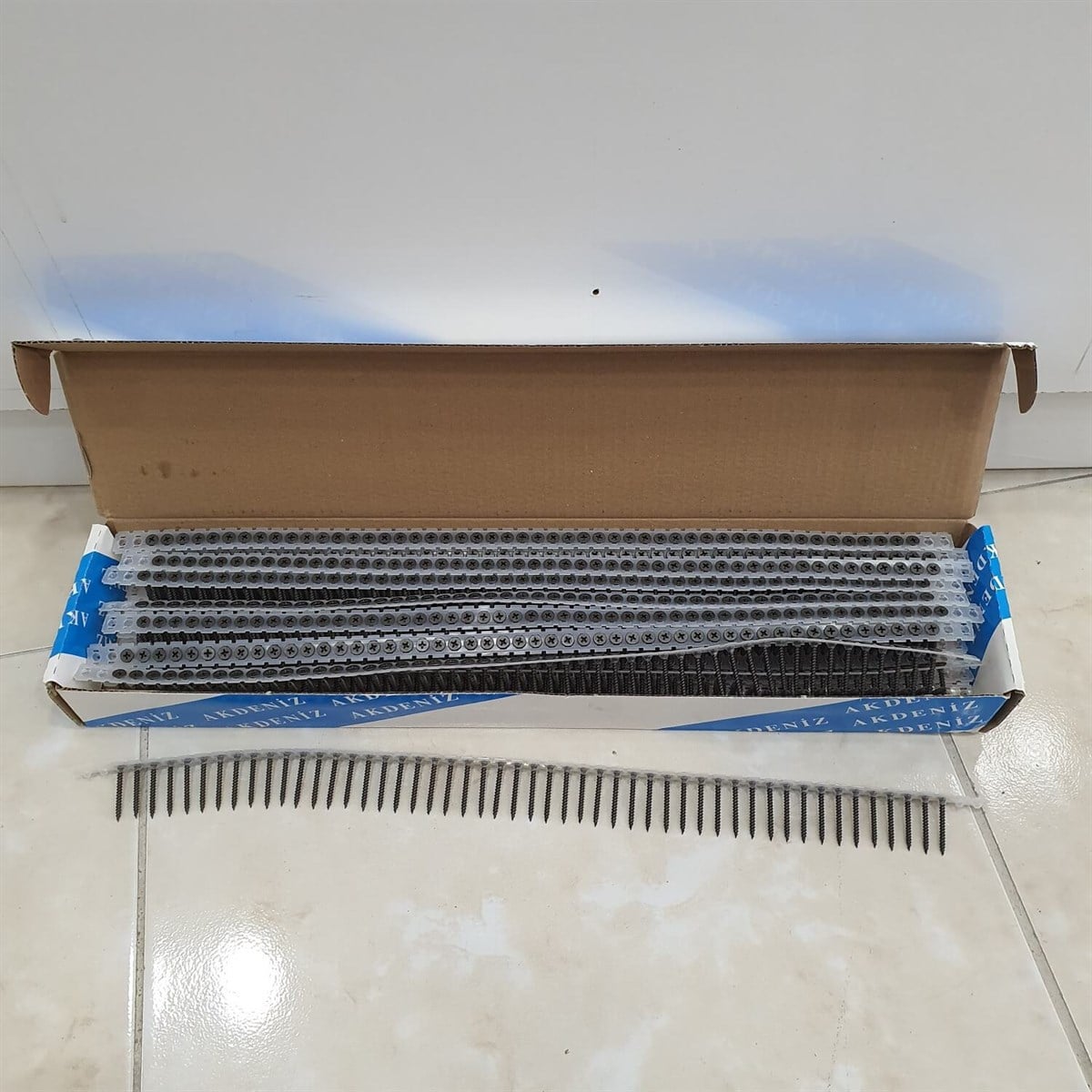 AkdenizAkdeniz Şeritli Alçıpan Vidası 35mm Sivri Uçlu Sık Diş3,5*35mm Kutu/1000 Adet