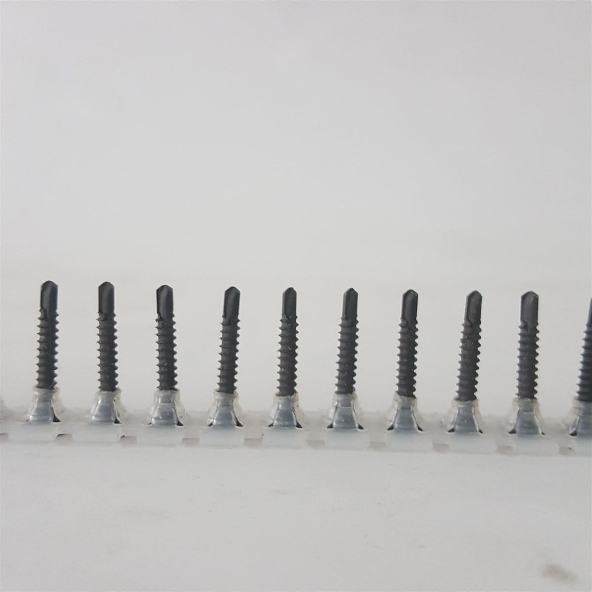 AkdenizAkdeniz Şeritli Alçıpan VidasıAkdeniz Şeritli Alçıpan Vidası Matkap Uçlu 3,5*25mm 1000 Adet