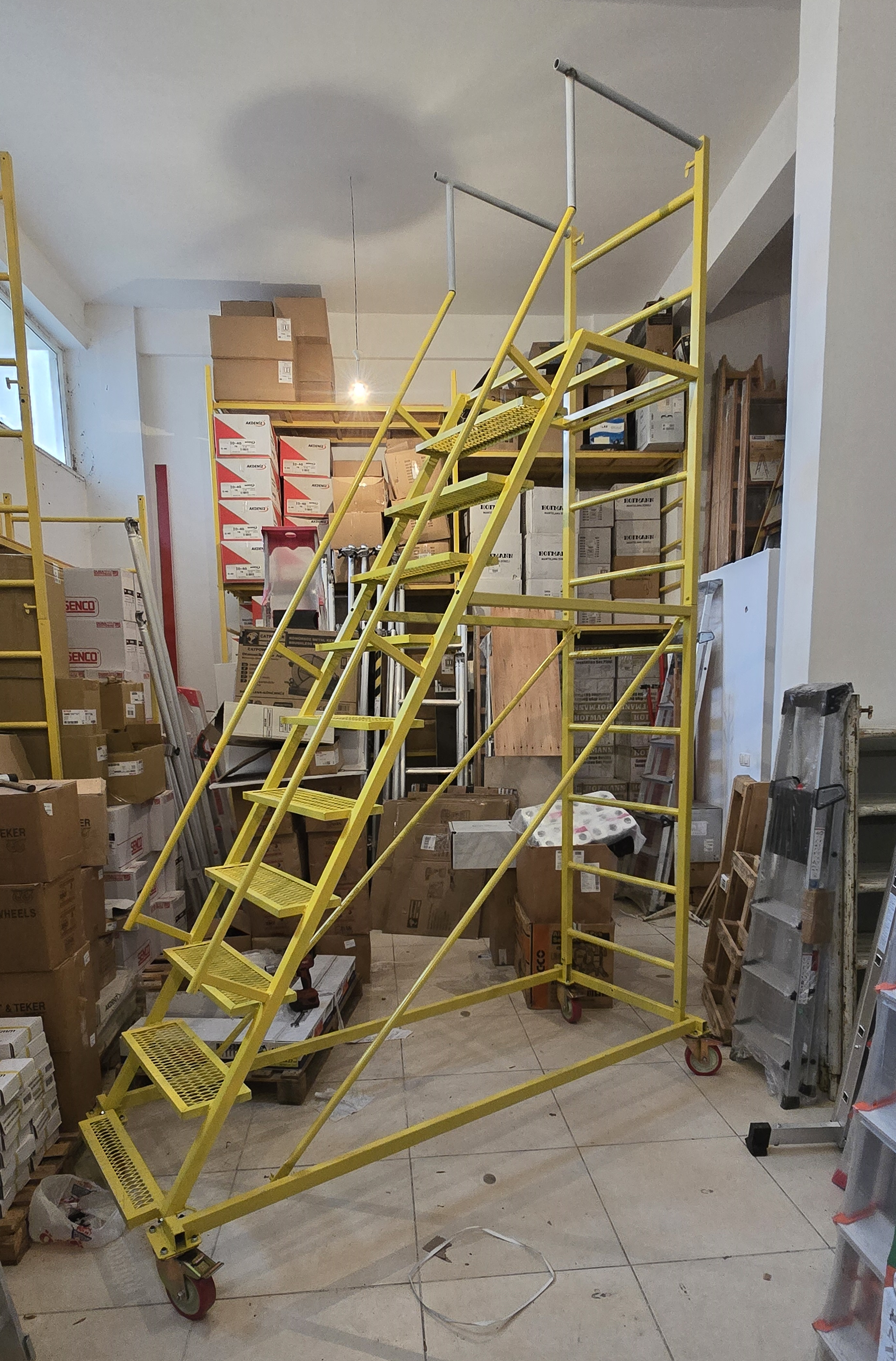 Bilal Expres Geniş Basamak Depo ve Raf Platformu