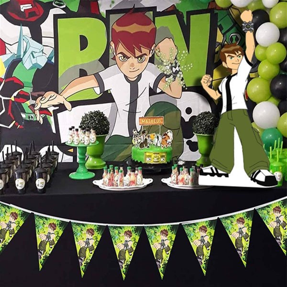 Ben 10 Masa Üstü Ayaklı Pano