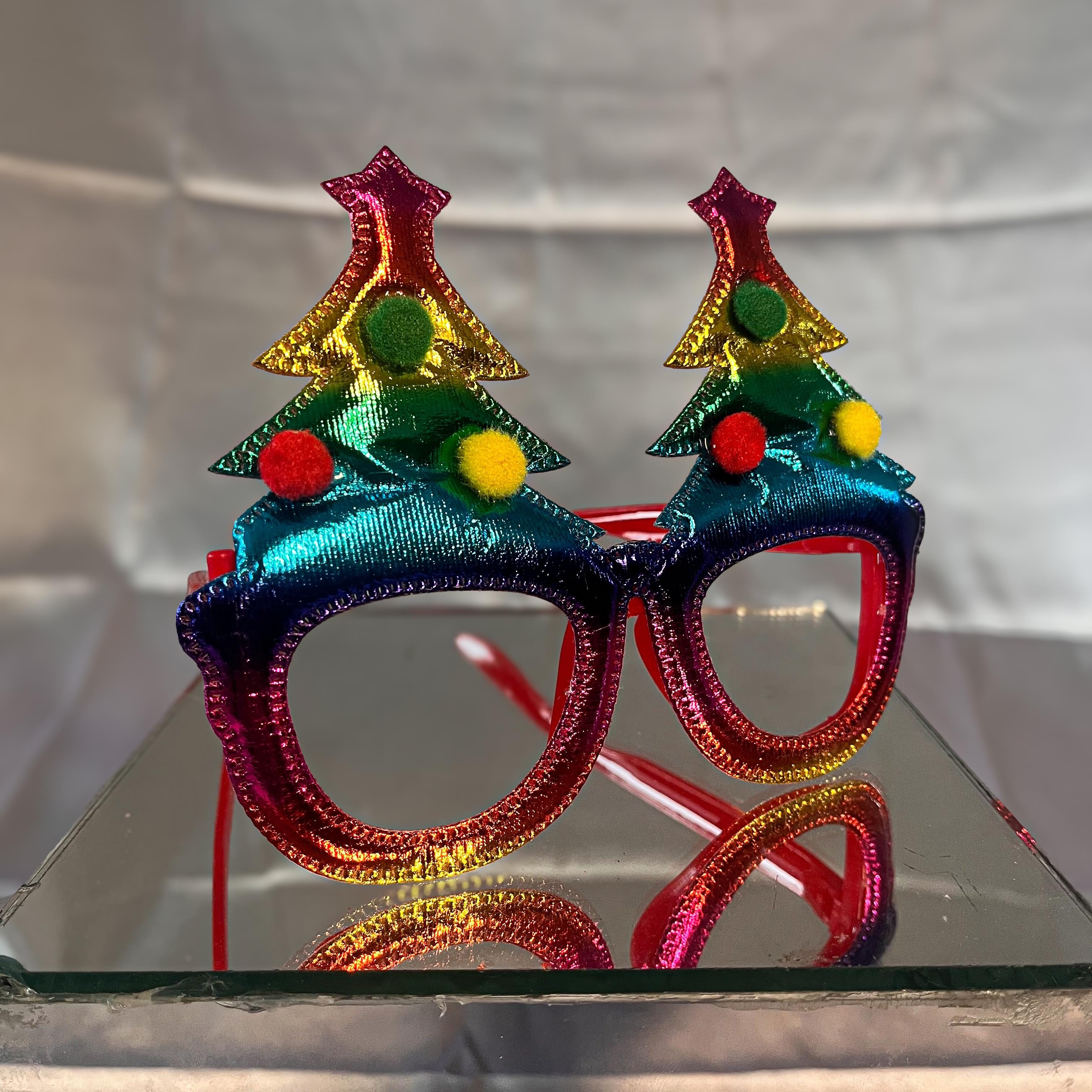 Parlak Yılbaşı Renkli Gözlük Çam Ağacı