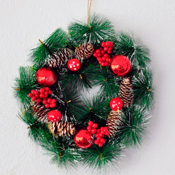 Yılbaşı SüsleriYılbaşı Kozalak Kapı Çelenk 