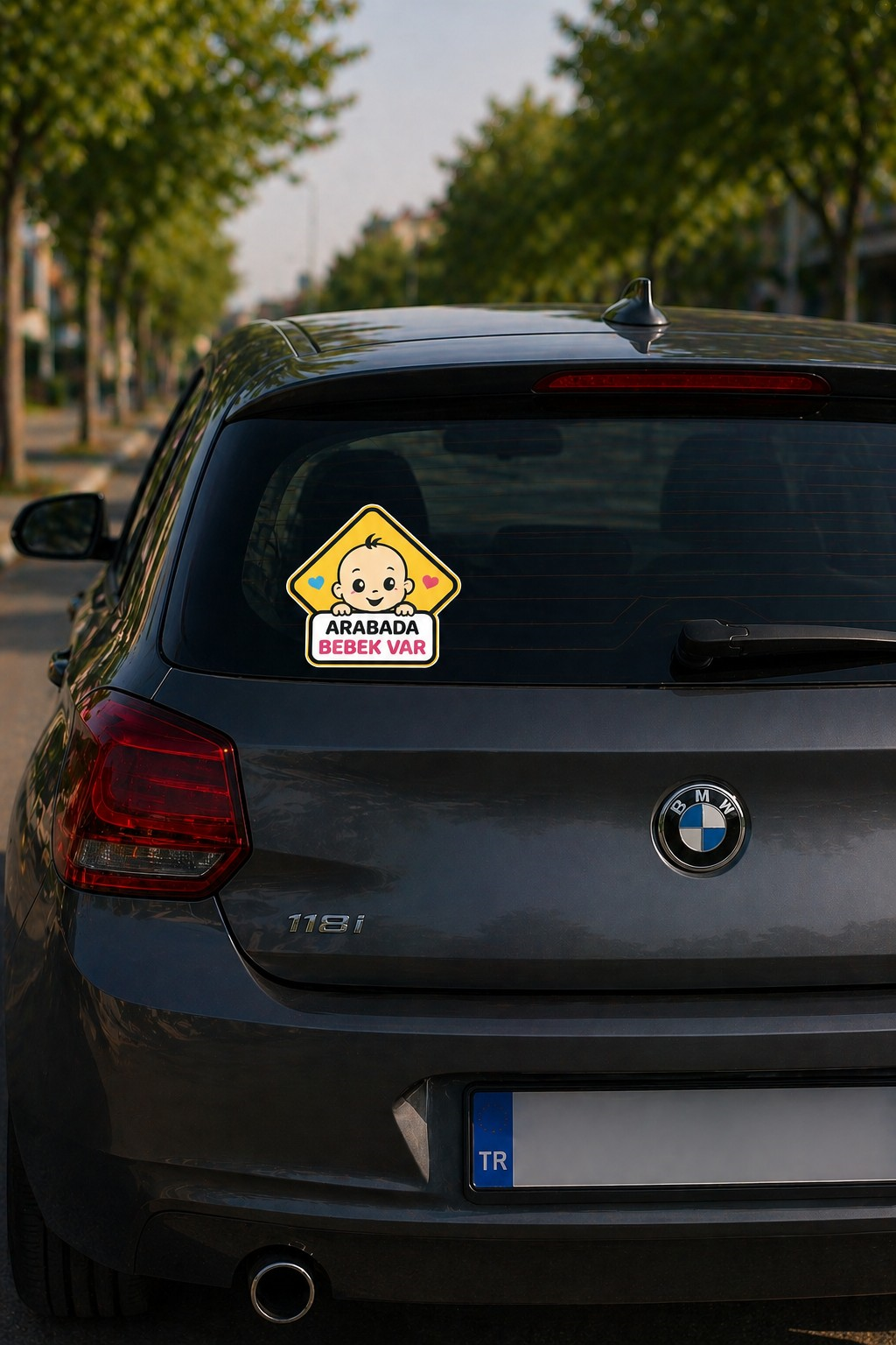 Arabada Bebek Var Oto Cam Stickerı 17x17 cm | Renkli Baby On Board Araç Stickerı