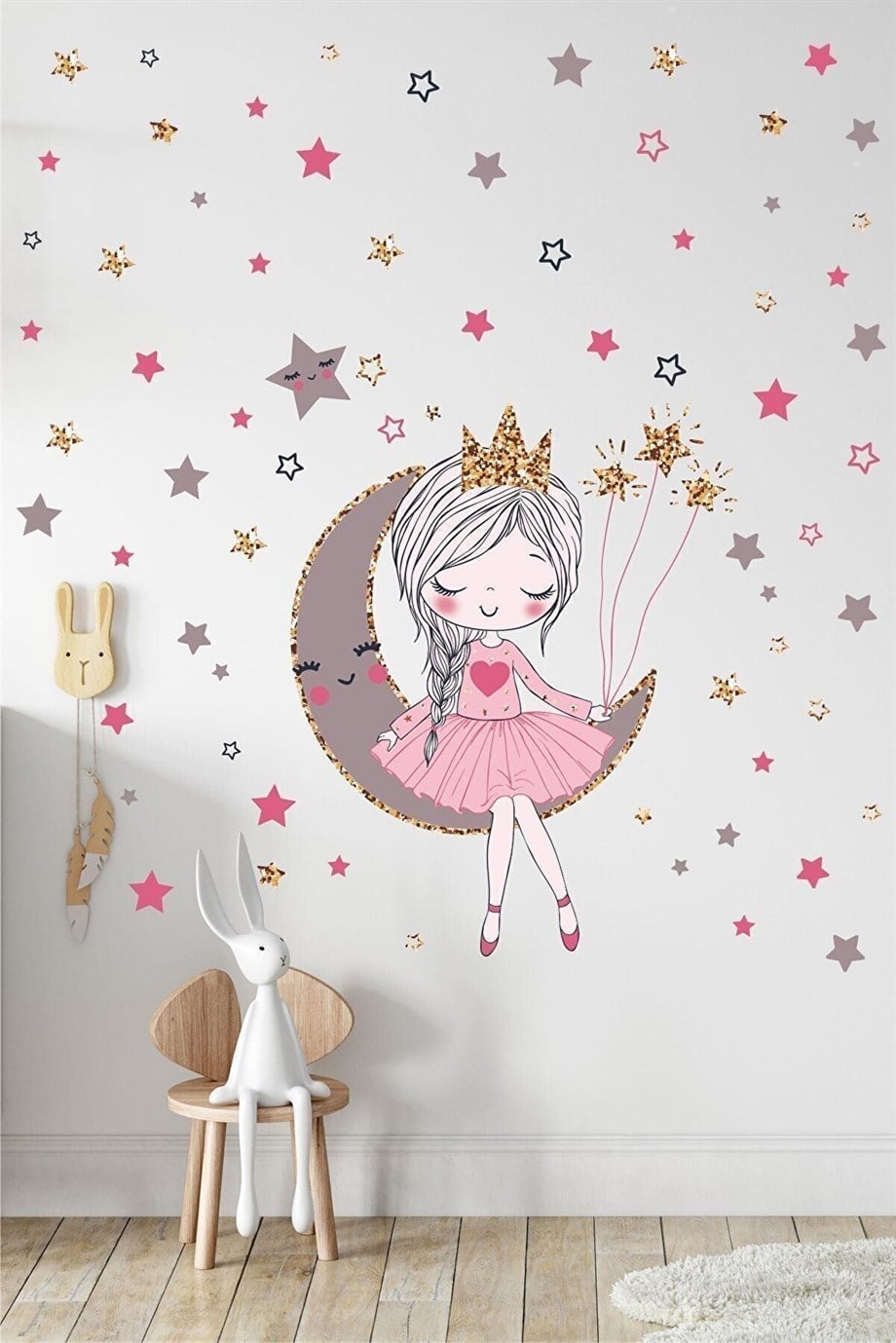 Ayda Oturan Sevimli Kız Çocuk Odası Duvar Sticker Seti  45x60 cm