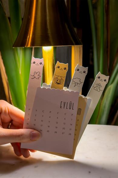 2026 Ahşap Ayaklı Kedili Sevimli Tasarım Mini Tasarım Takvim, 2026 Yeni Yıl Hediyesi Sevimli Kediler