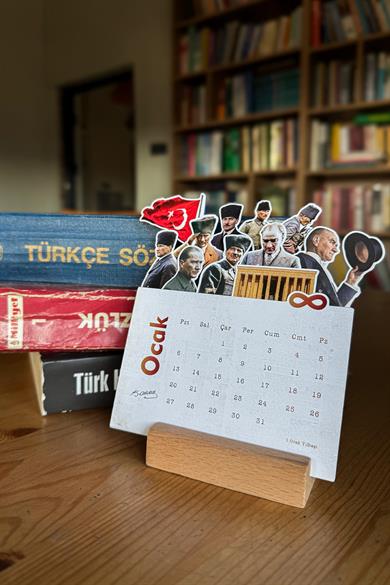 2026 Özel Tasarım Gazi Mustafa Kemal Atatürk Temalı Takvim, 2025 Takvim Özel Desen Yılbaşı Hediyesi, Masa Takvimi