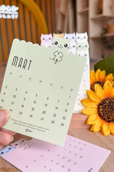 2026 Ahşap Ayaklı Kedili Sevimli Tasarım Mini Tasarım Takvim, 2026 Yeni Yıl Hediyesi Sevimli Kediler