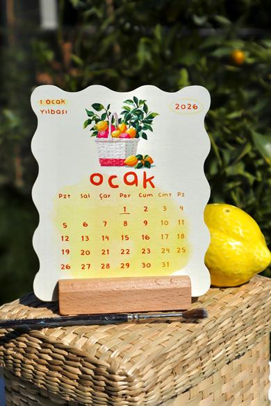 Akdeniz Esintili 2026 Masa Takvimi | Dalgalı Kesim, 12 Ay, Ahşap Ayaklı Dekoratif Takvim