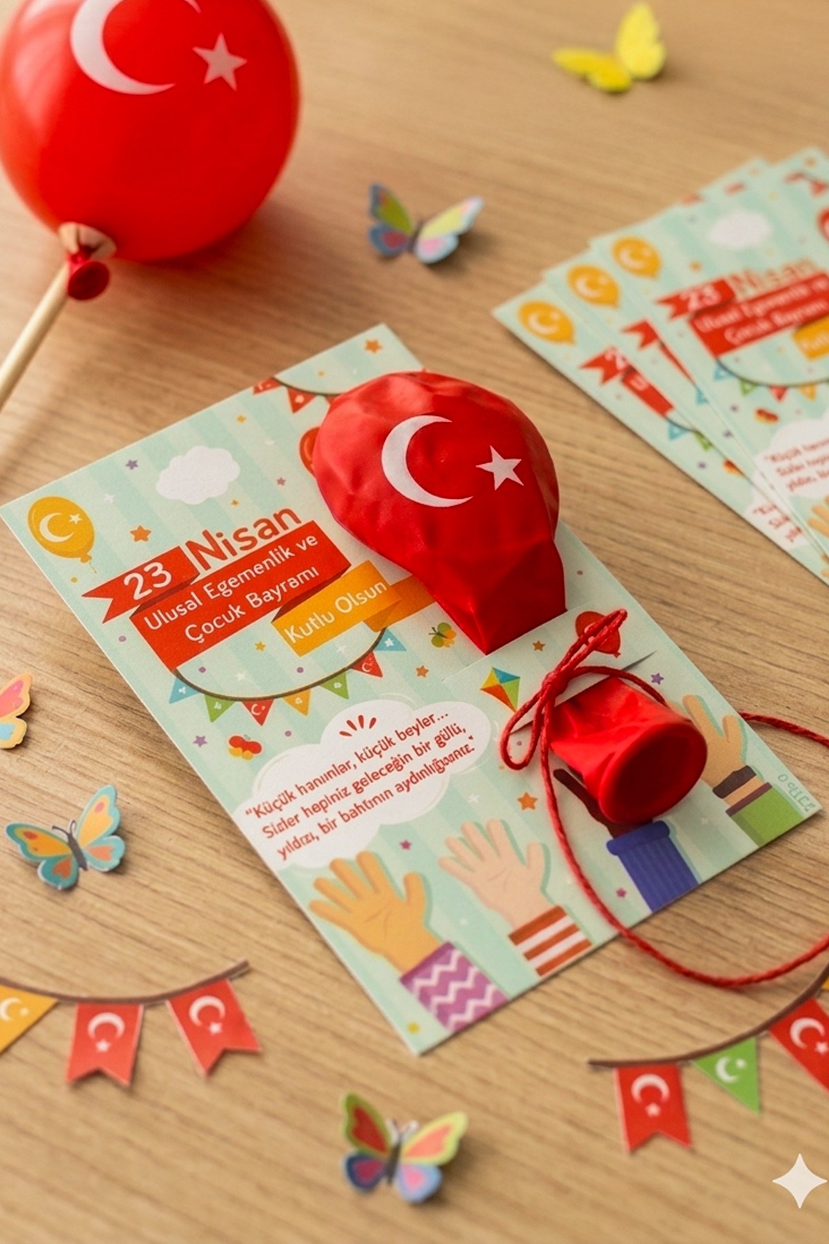 10 Adet Balon Hediyeli 23 Nisan Tebrik Kartı 10'lu Set – Sınıf Hediyelik Türk Bayraklı Balon