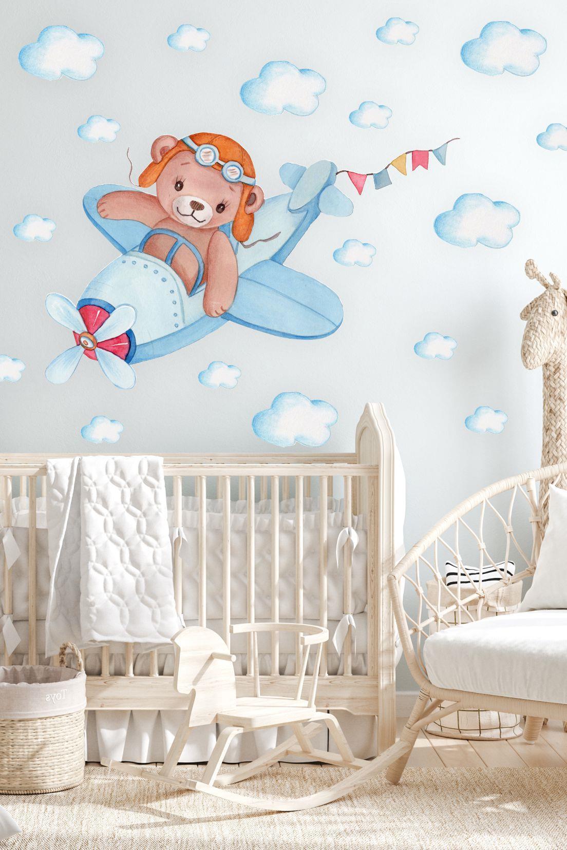 Uçakta Uçan Sevimli Ayıcık ve Bulutlar Çocuk Bebek Odası Sticker Seti
