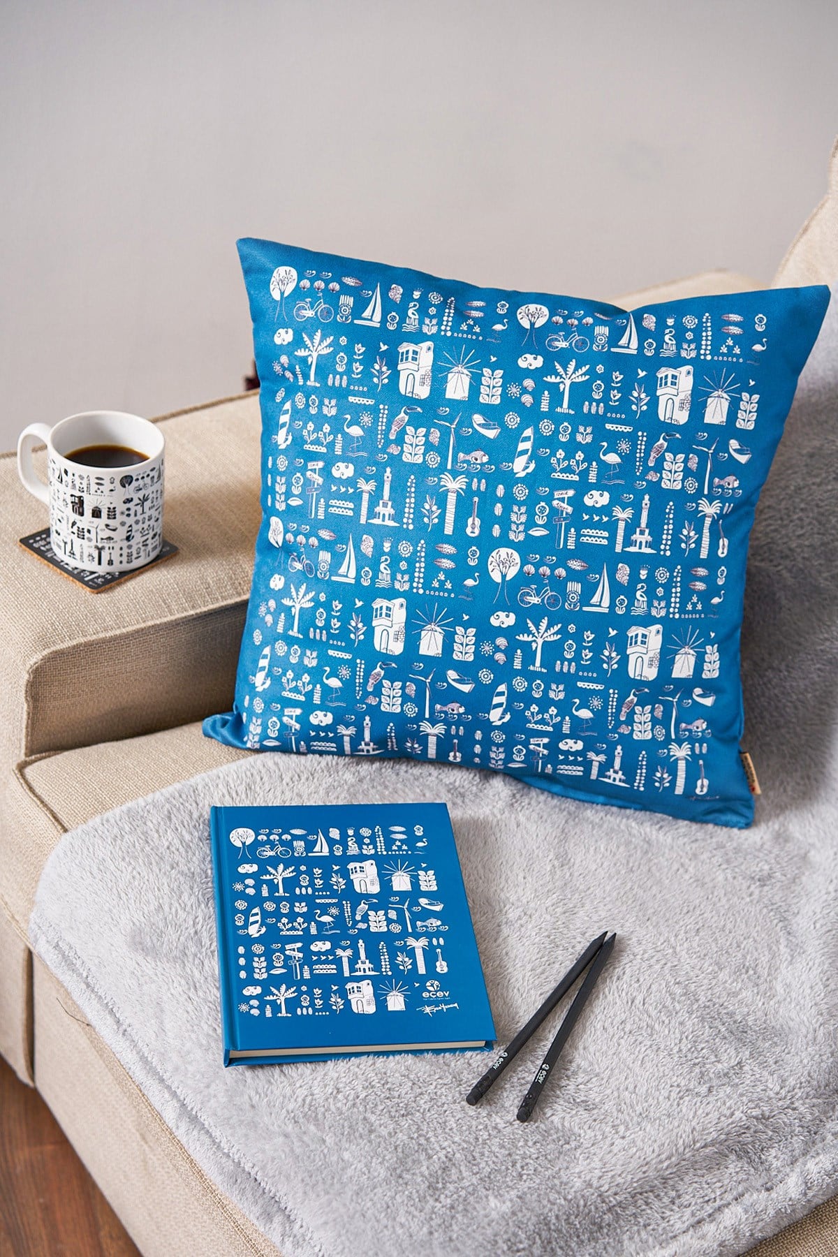 EÇEV İzmir Temalı Mavi Minder Kılıfı