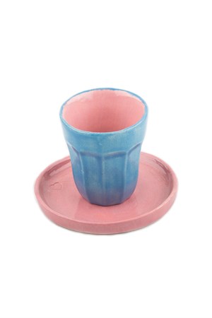 Mavi Seramik Kahve Fincanı ve Pembe Tabak