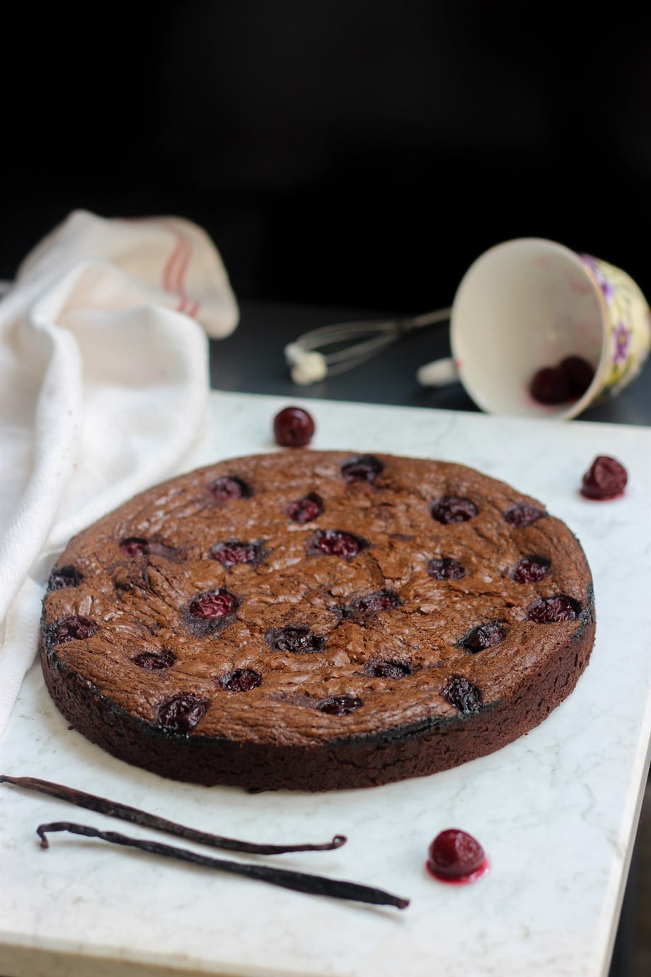 VİŞNELİ BROWNİE