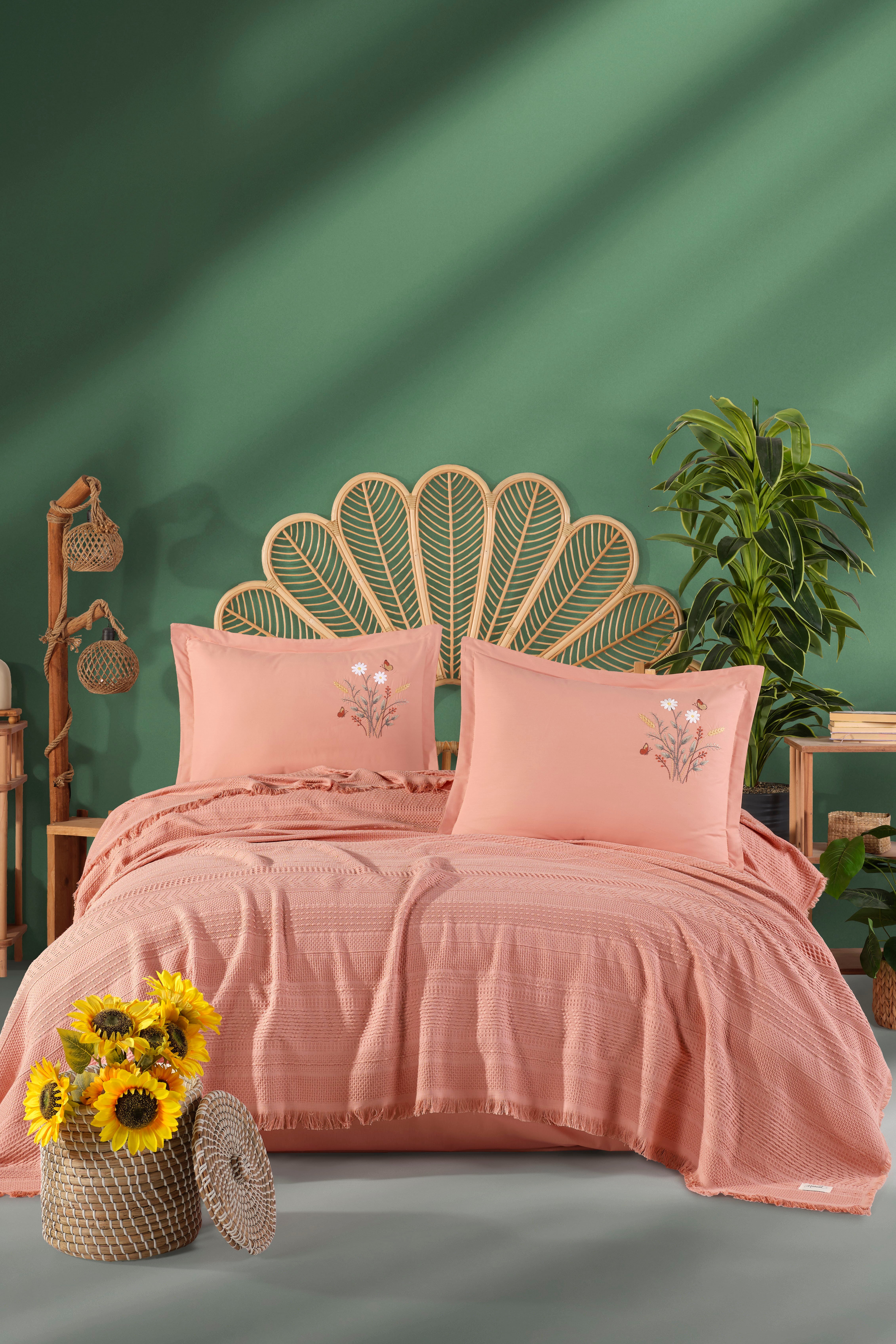Clasy Butik Çift Kişilik Nakış Detaylı Pike Takımı Matiana V1 Somon 