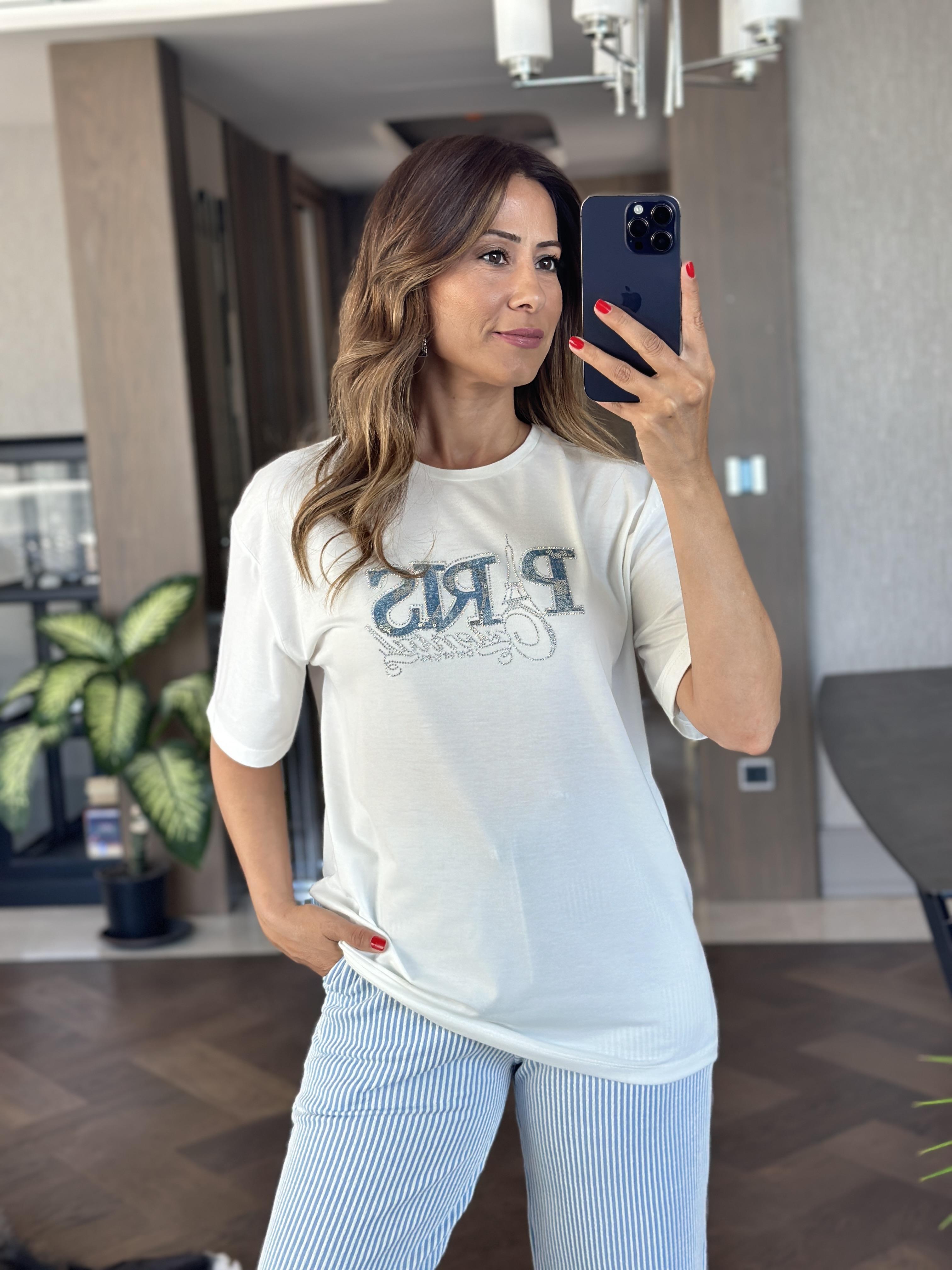 Beyaz Eyfel Taşlı Bisiklet Yaka Kadın T-Shirt