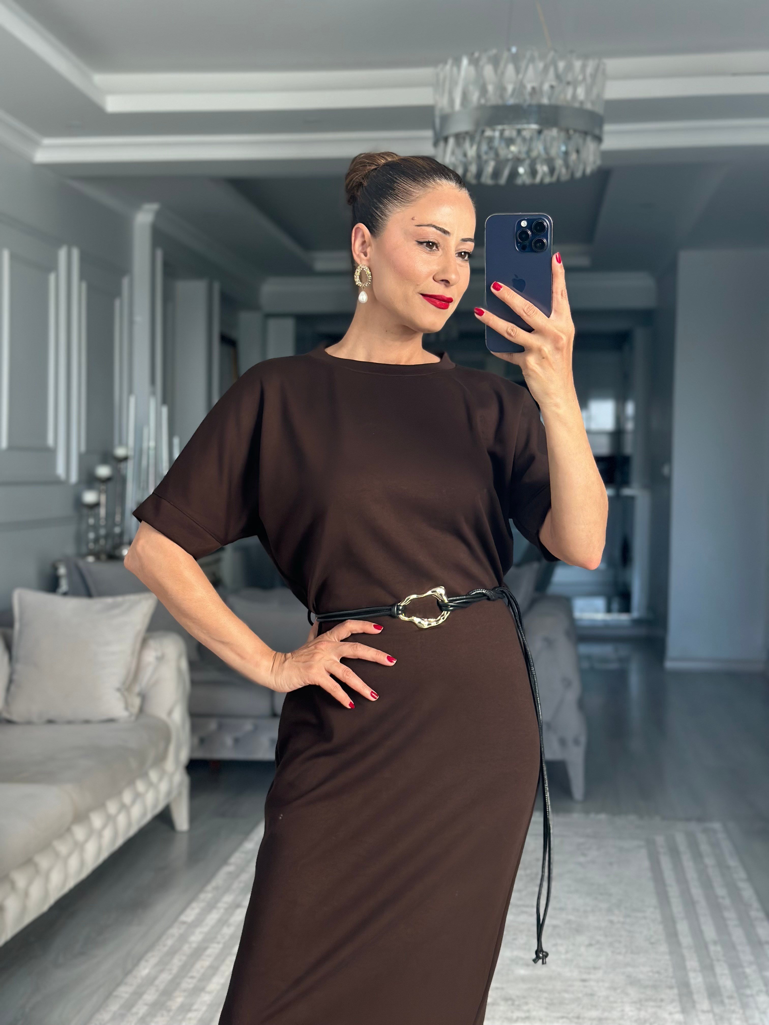 Acı Kahve Cool Kemerli Bisiklet Yaka Midi Boy Kadın Elbise 
