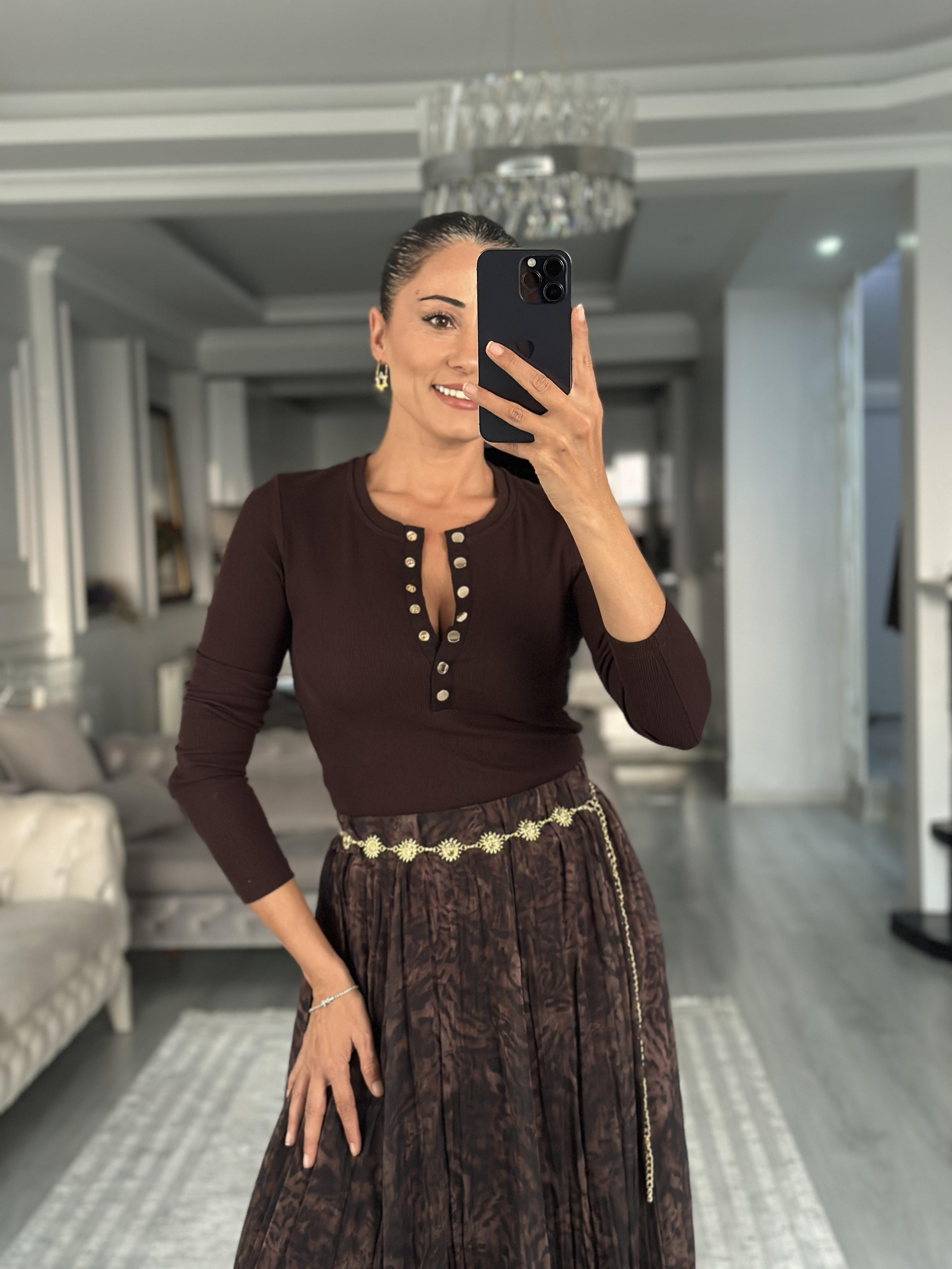 Acı Kahve Karol Patlı Çıtçıtlı Uzun Kollu Kadın Body