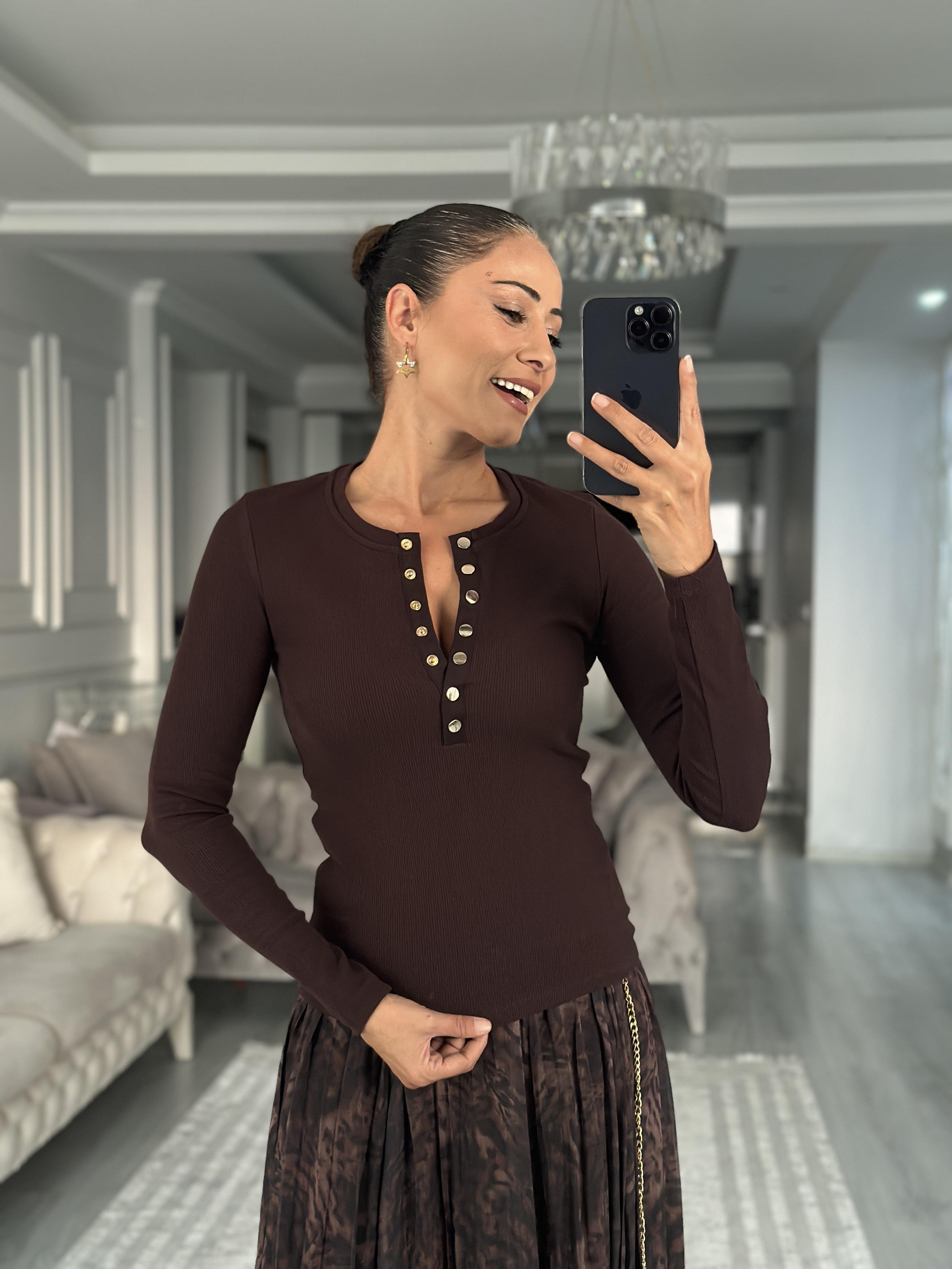 Acı Kahve Karol Patlı Çıtçıtlı Uzun Kollu Kadın Body