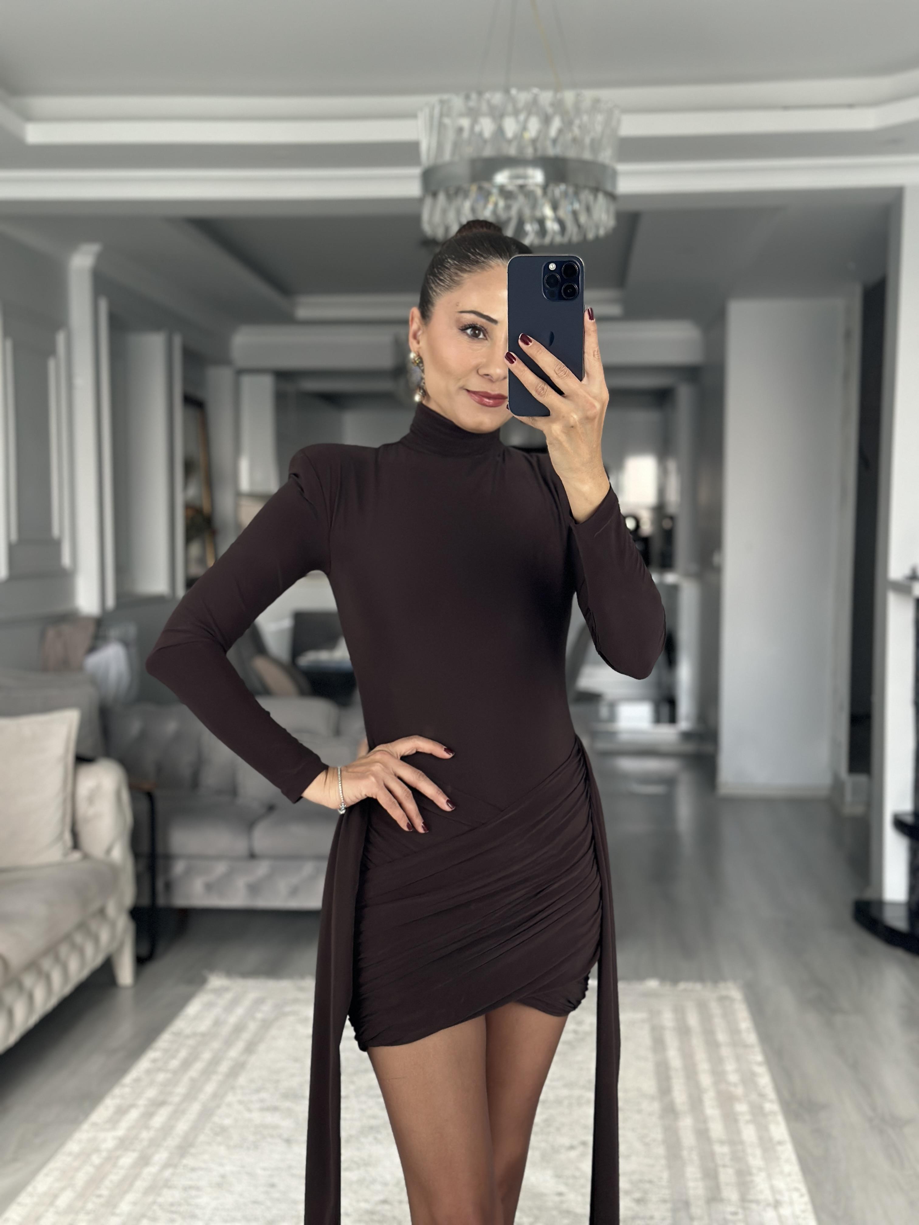 Acı Kahve Yarım Balıkçı Vatkalı Kuyruklu Kadın Mini Elbise