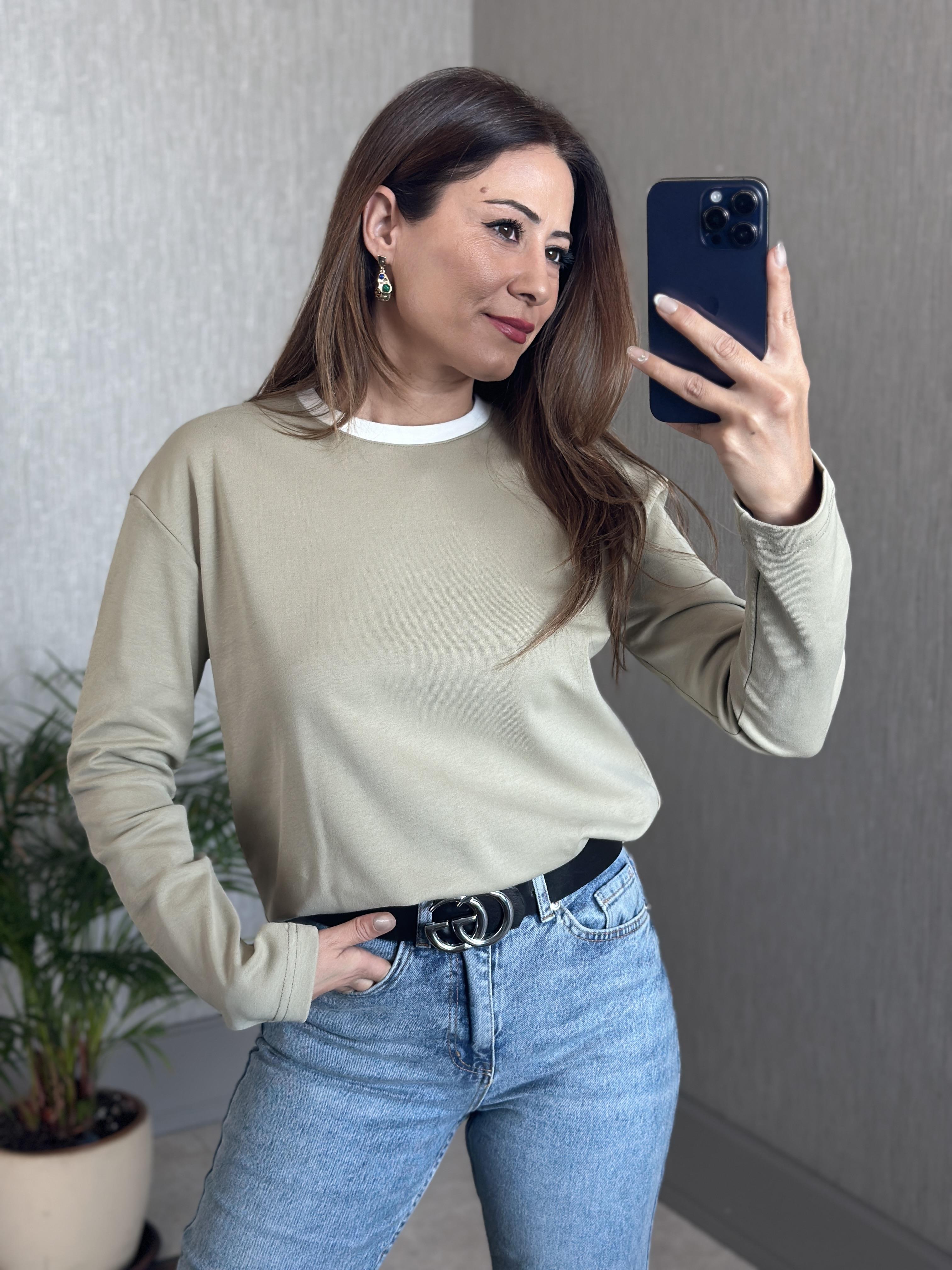 Açık Haki Yakası Beyaz Ribanalı Uzun Kollu Kadın T-Shirt