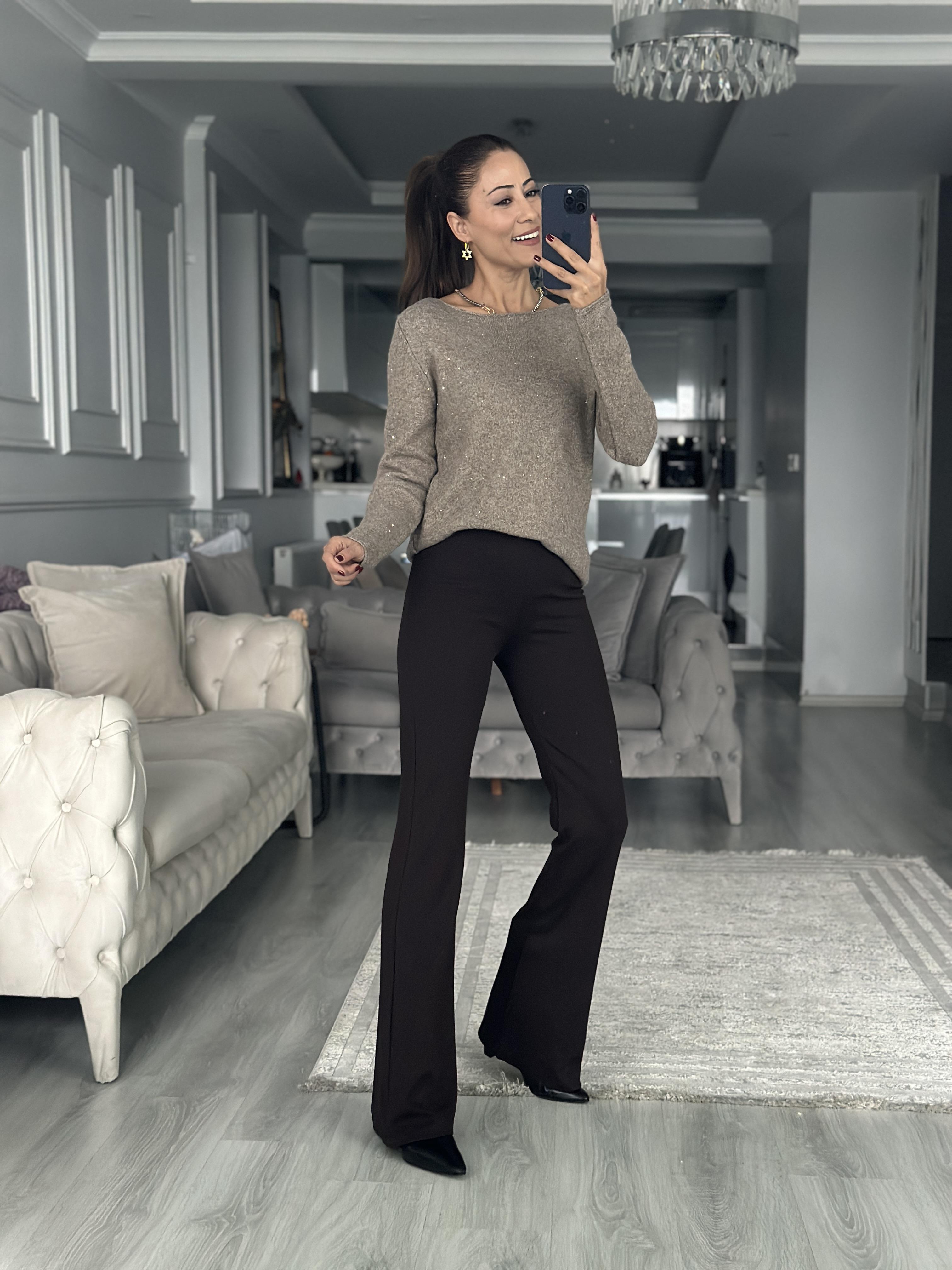 Açık Vizon Kayık Yaka Uzun Kol Pullu Simli Triko Kadın Kazak