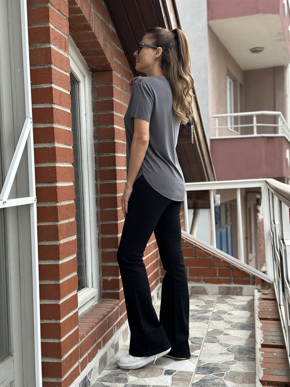 Antrasit Bisiklet Yaka Lazer Kesim Modal Kadın T-Shirt