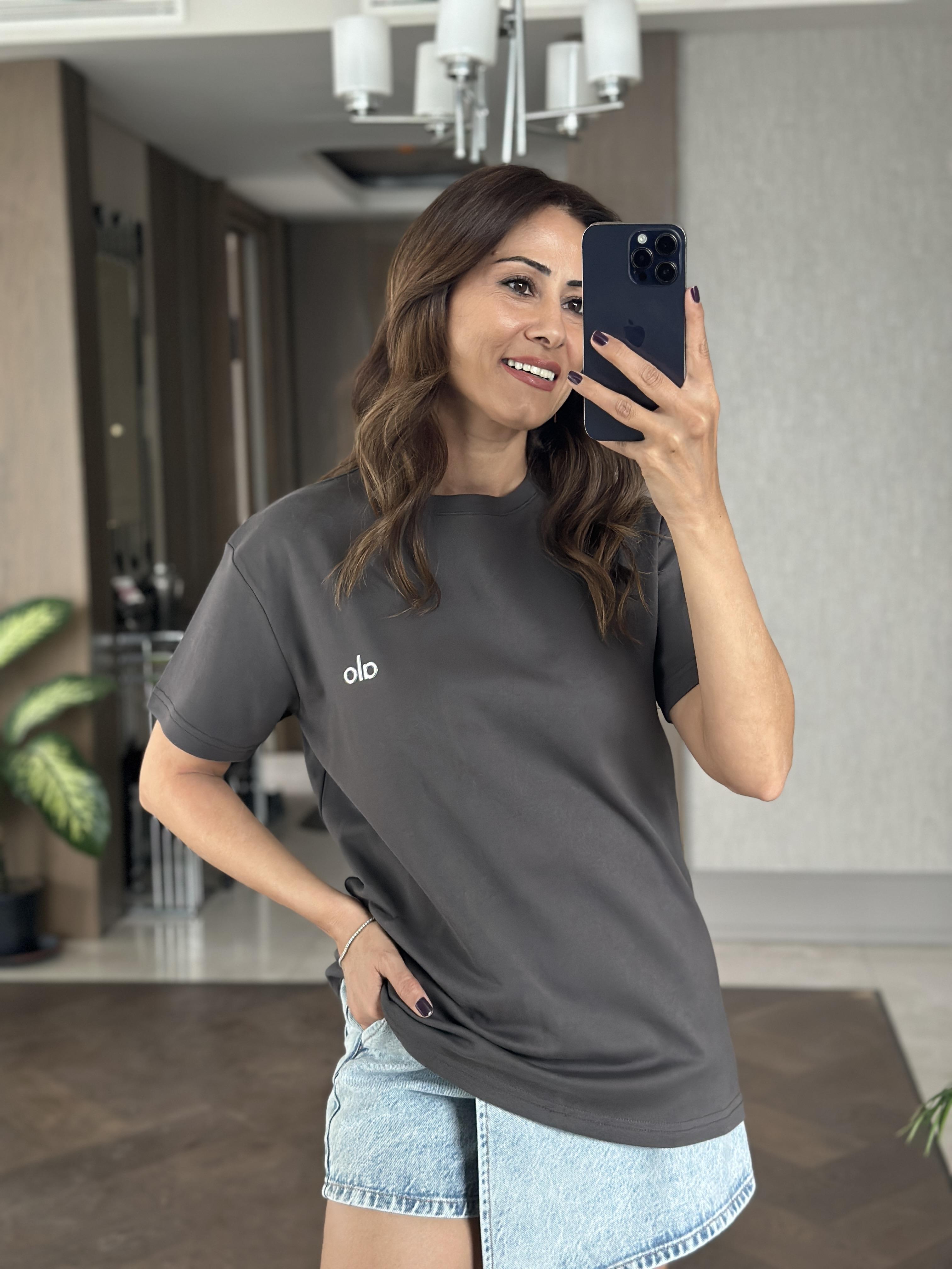 Antrasit Bisiklet Yaka Logolu Basic Kadın T-Shirt