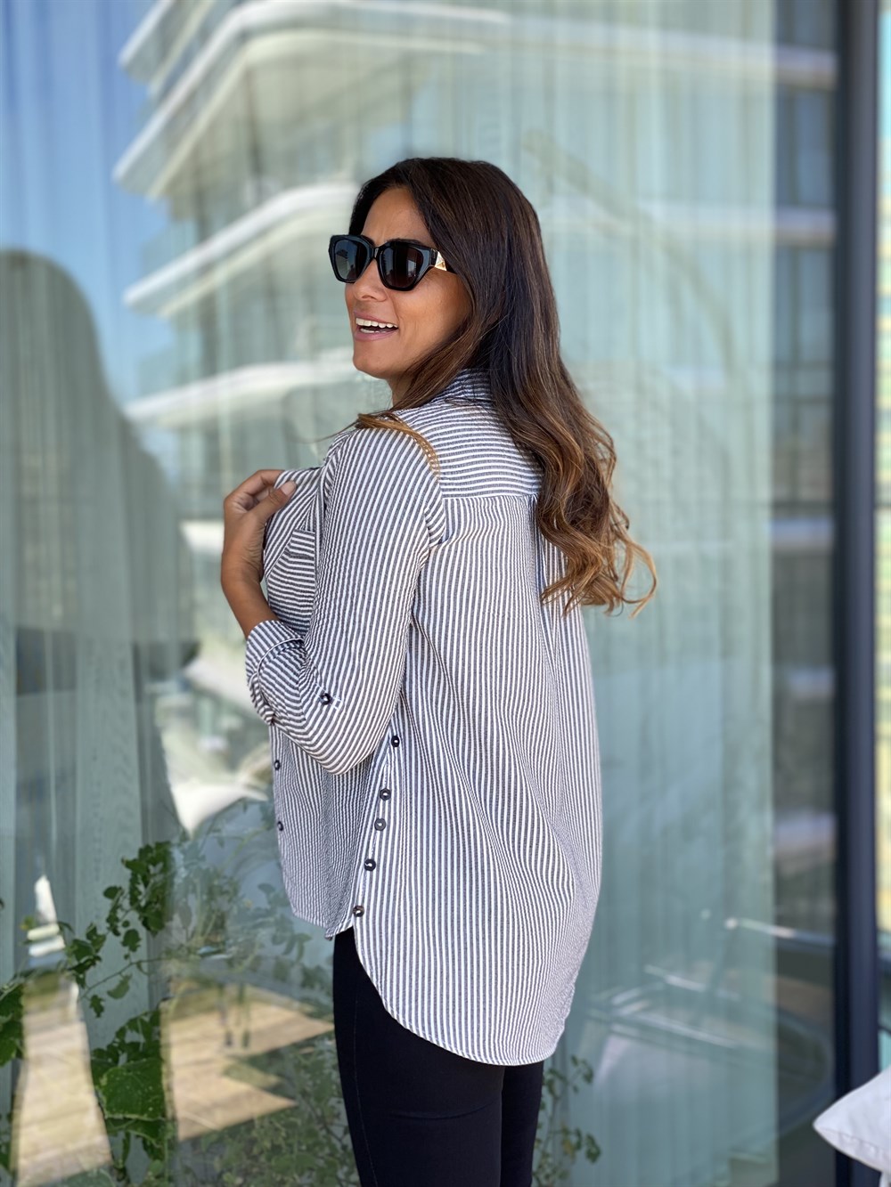 Siyah Çizgili Gofre Kadın Gömlek