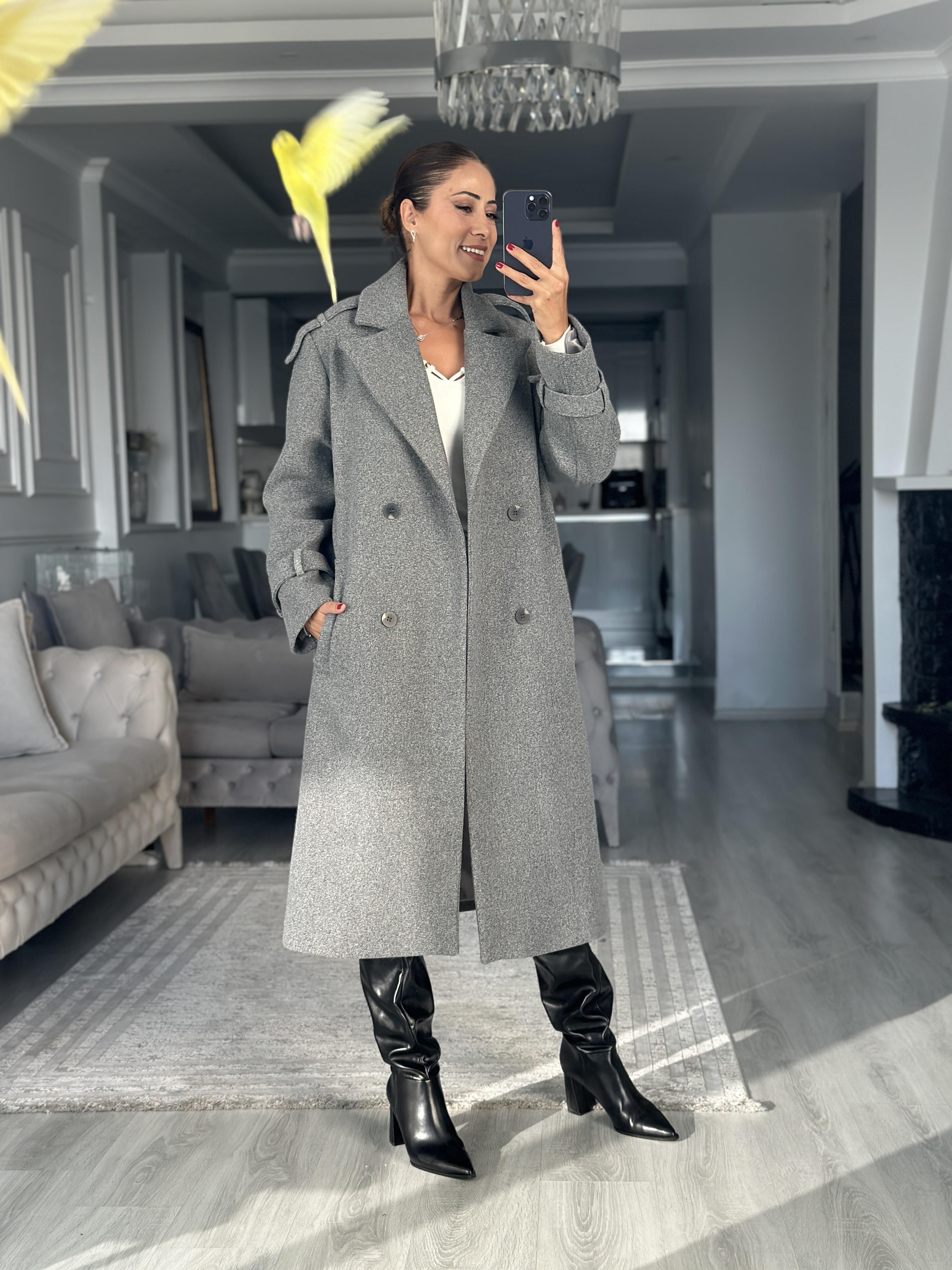 Antrasit Omzu Apoletli Düğmeli Kadın Kaşe Kaban