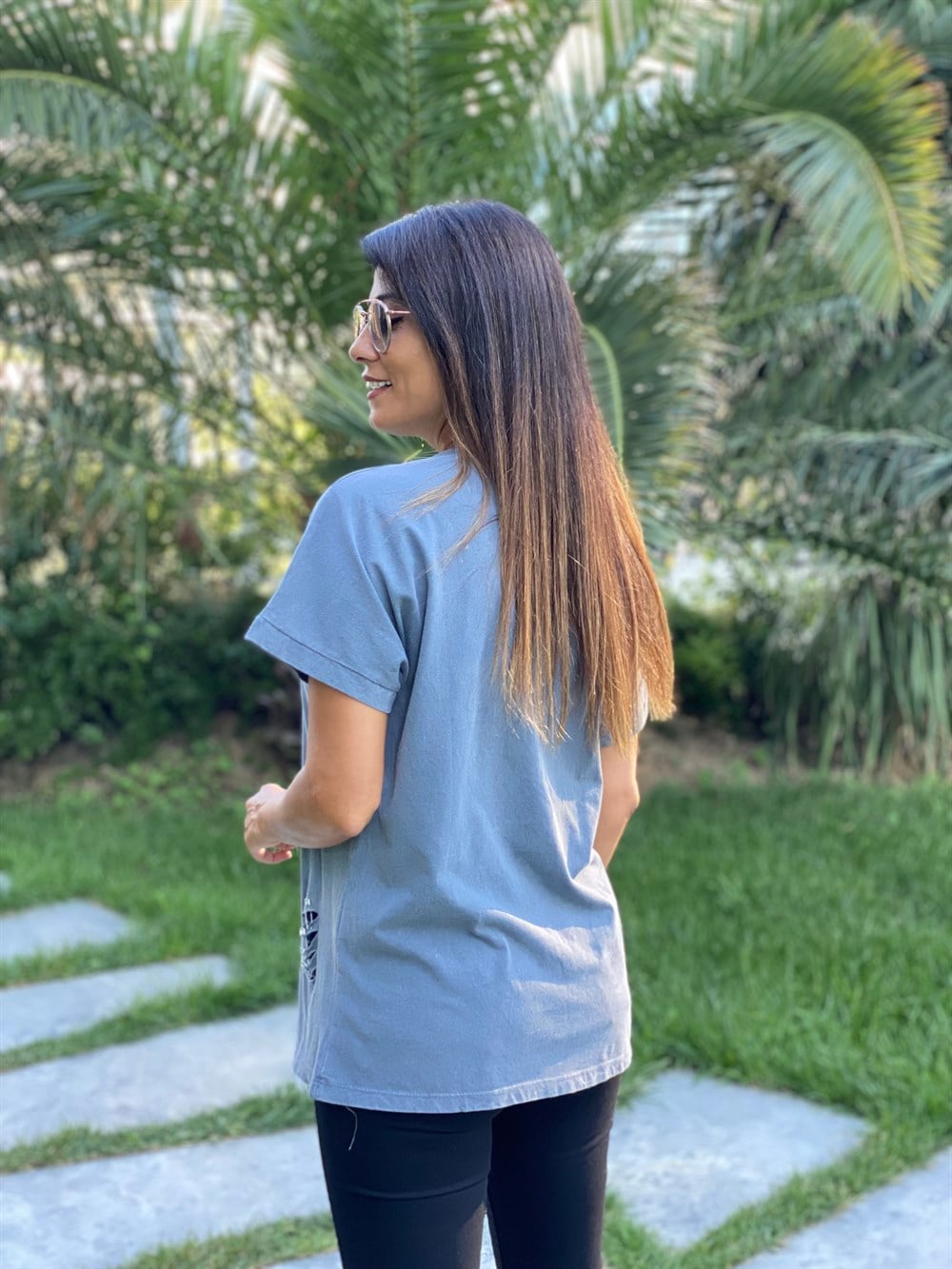 Antrasit Zincir Detay Yırtıklı Kadın T-Shirt