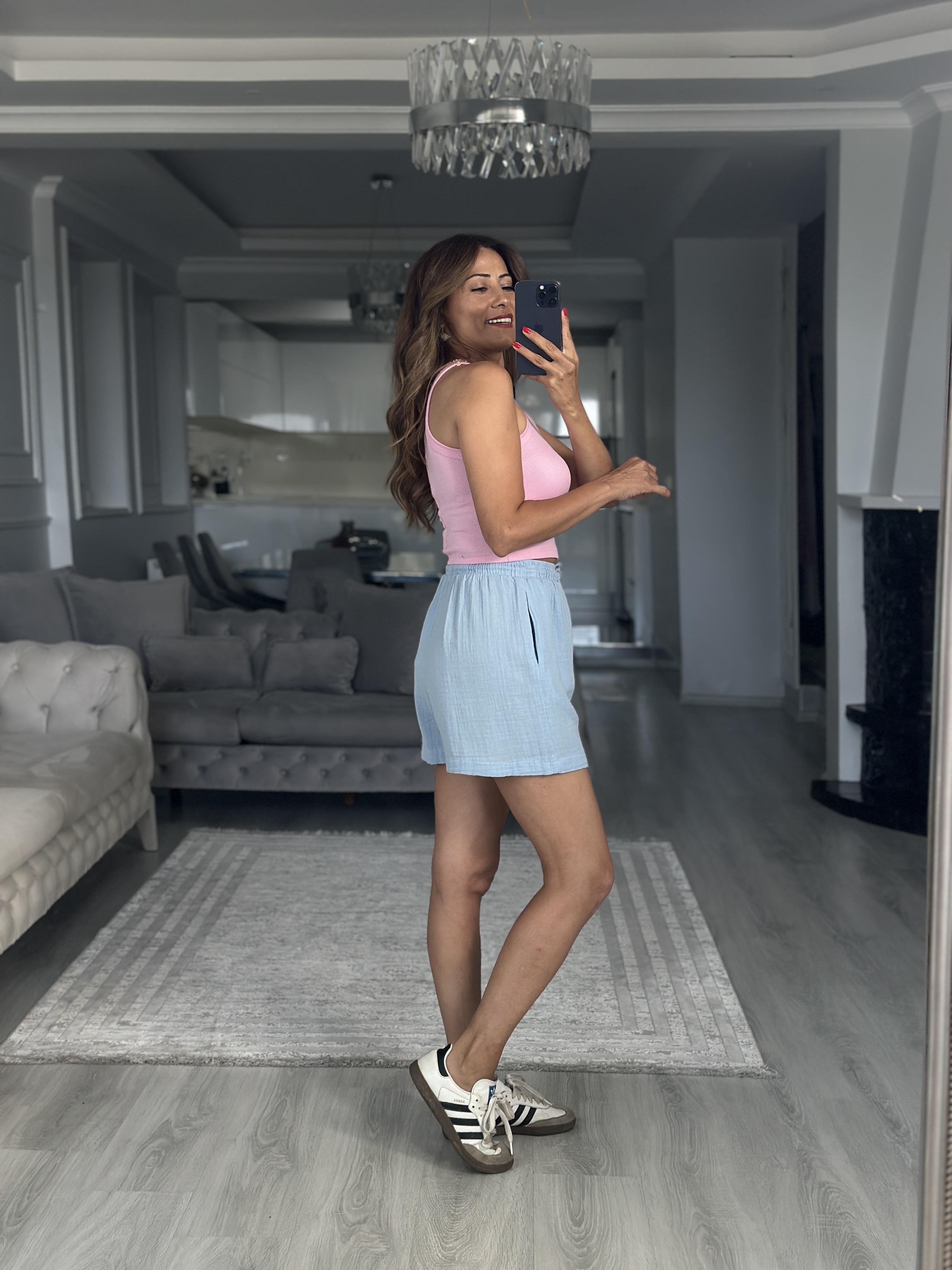 Bebe Mavi Beli Lastikli Müslin Kumaş Kadın Şort