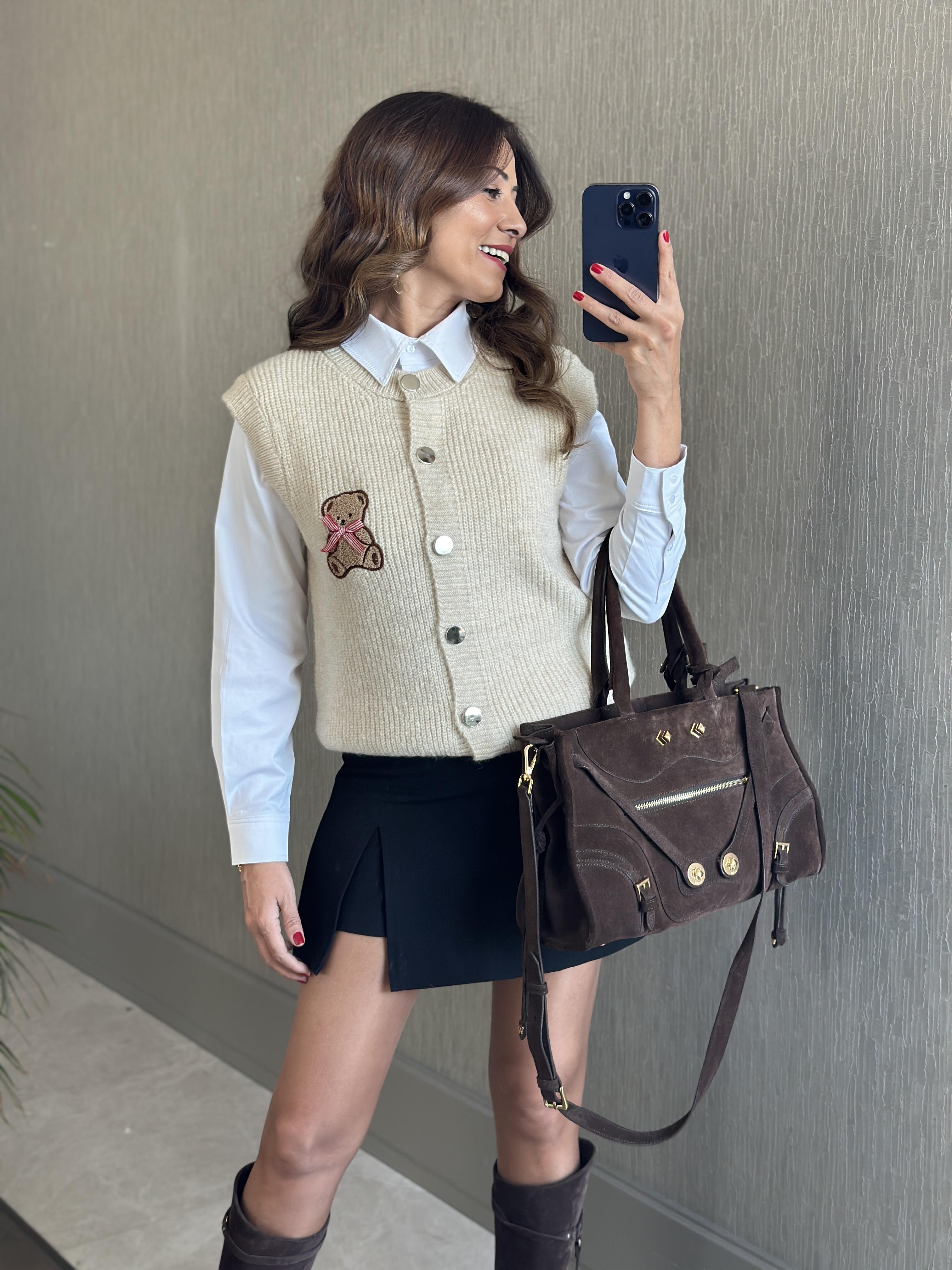 Bej Bisiklet Yaka Ayıcık Nakışlı Düğmeli Kadın Triko Yelek