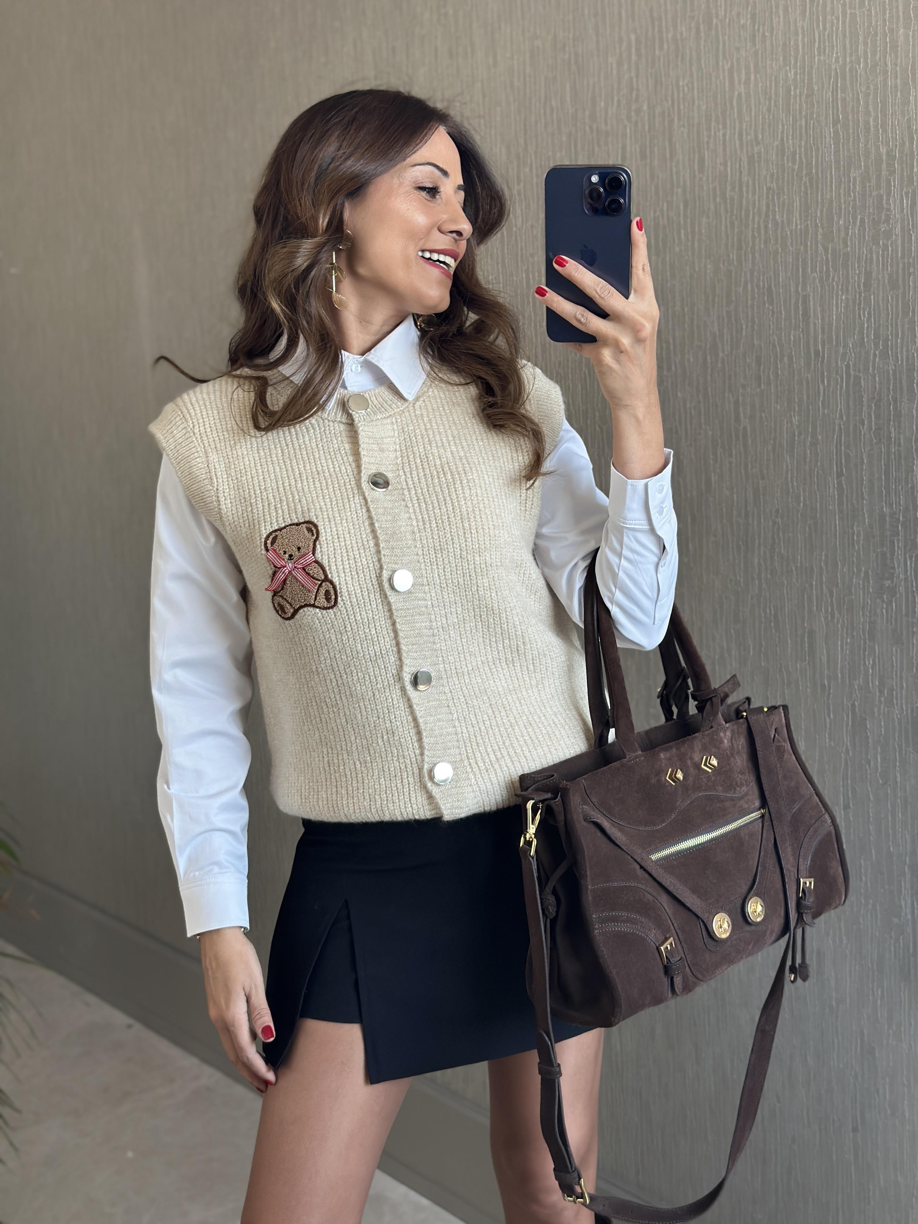 Bej Bisiklet Yaka Ayıcık Nakışlı Düğmeli Kadın Triko Yelek