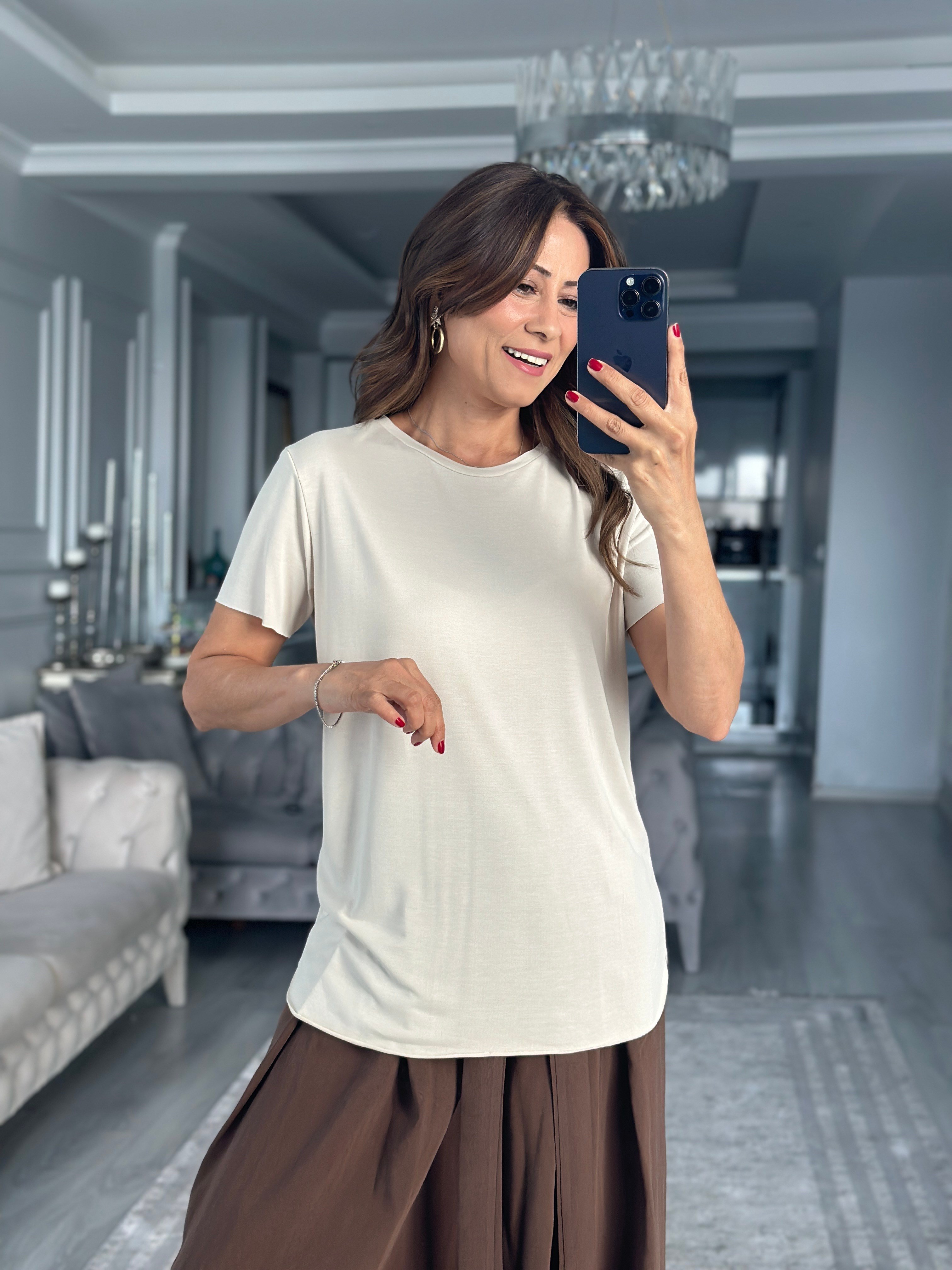 Bej Bisiklet Yaka Modal Kadın T-Shirt