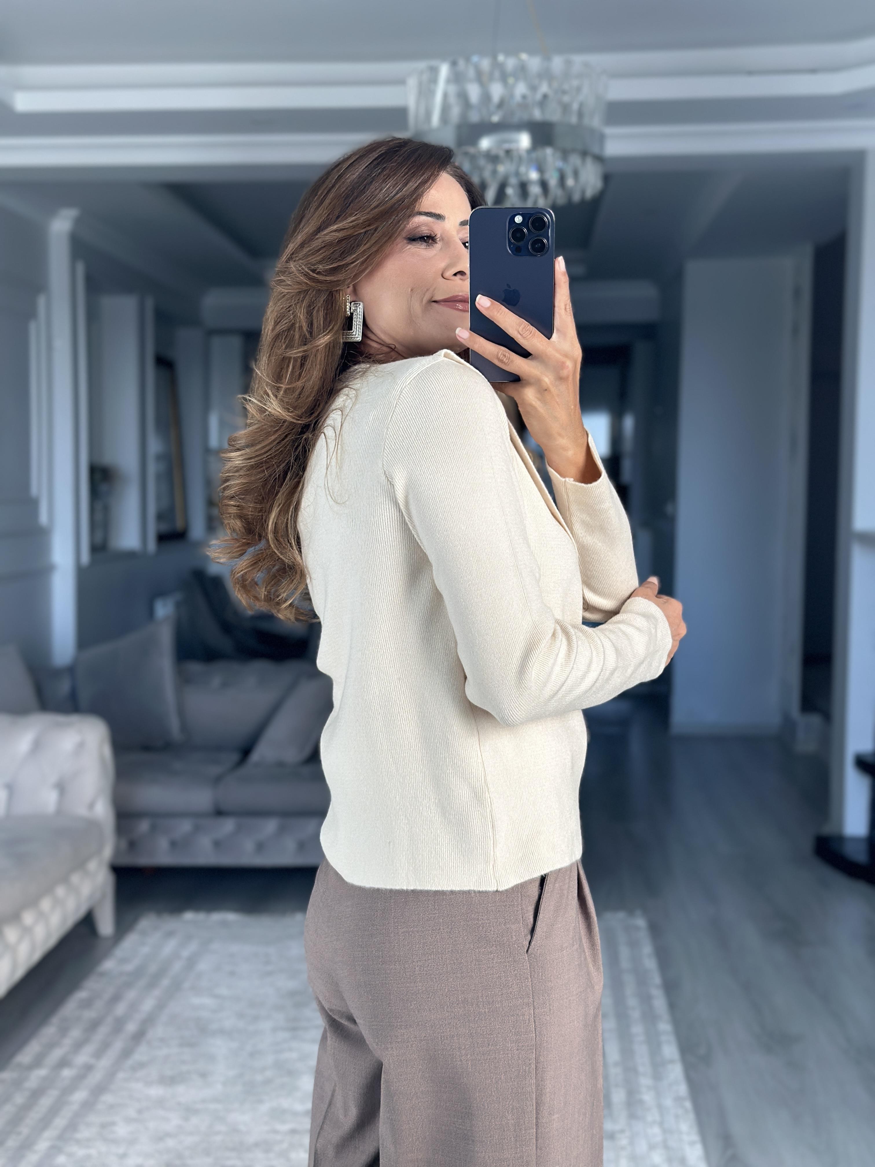 Bej Degaje Yaka Vatkalı Kadın Triko Kazak