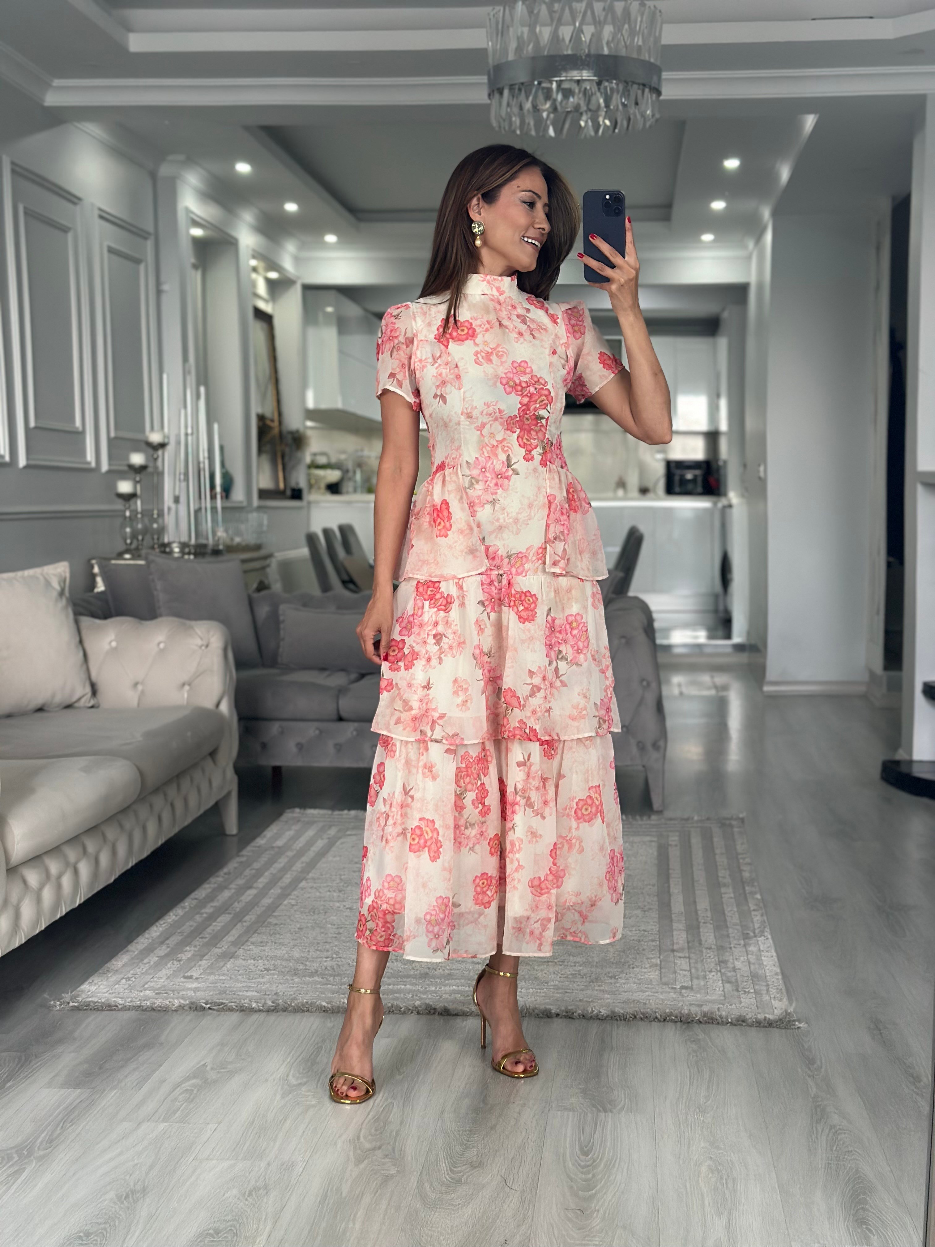 Bej Floral Desen Dik Yaka Eteği Katlı Midi Boy Şifon Kadın Elbise