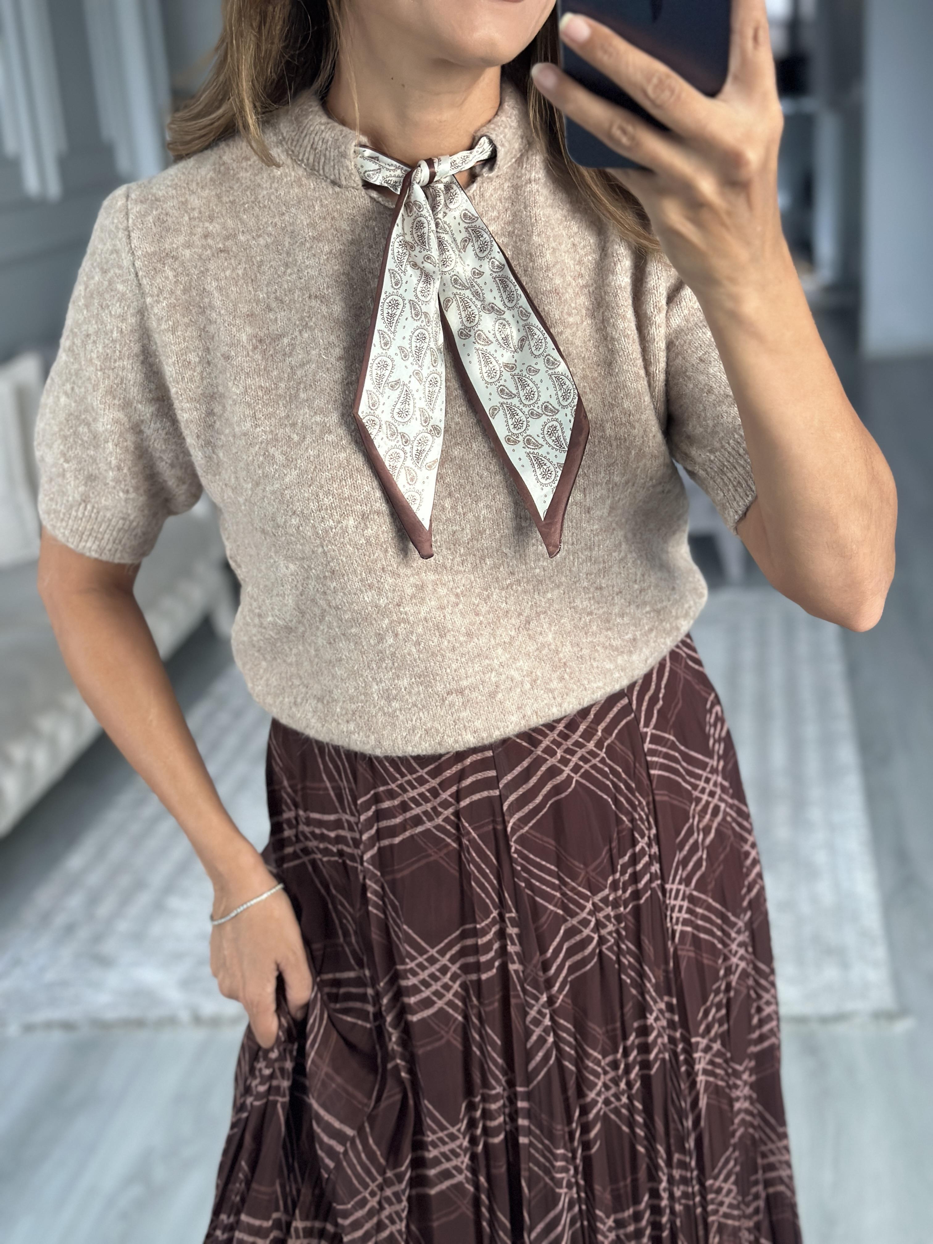 Bej Fularlı Bisiklet Yaka Kısa Kol Kadın Triko Kazak