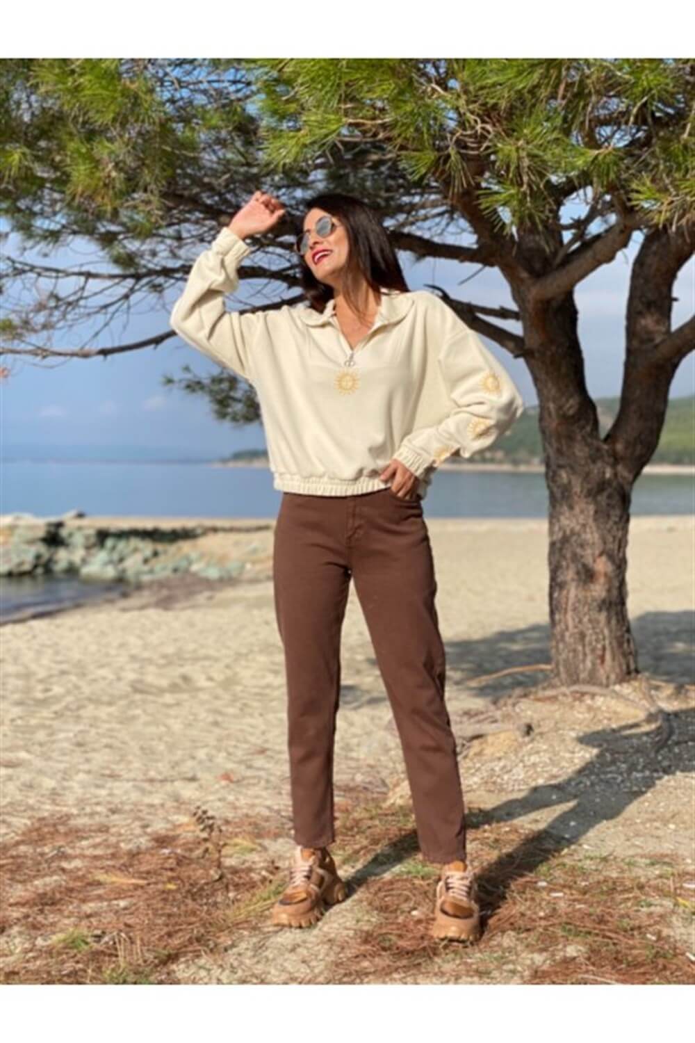Bej Güneş Nakışlı Sweatshirt