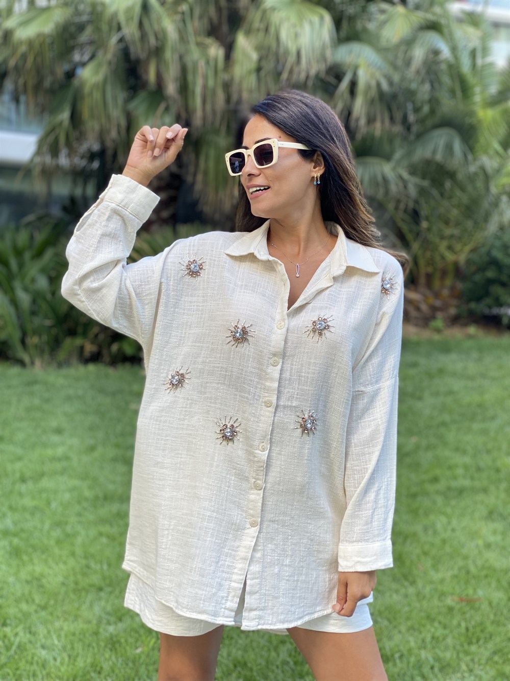 Bej İşlemeli Oversize Kadın Gömlek