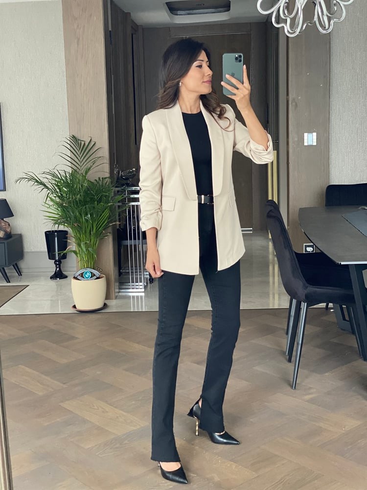 Bej Kendinden Yakalı Kolları Büzgülü Ceket