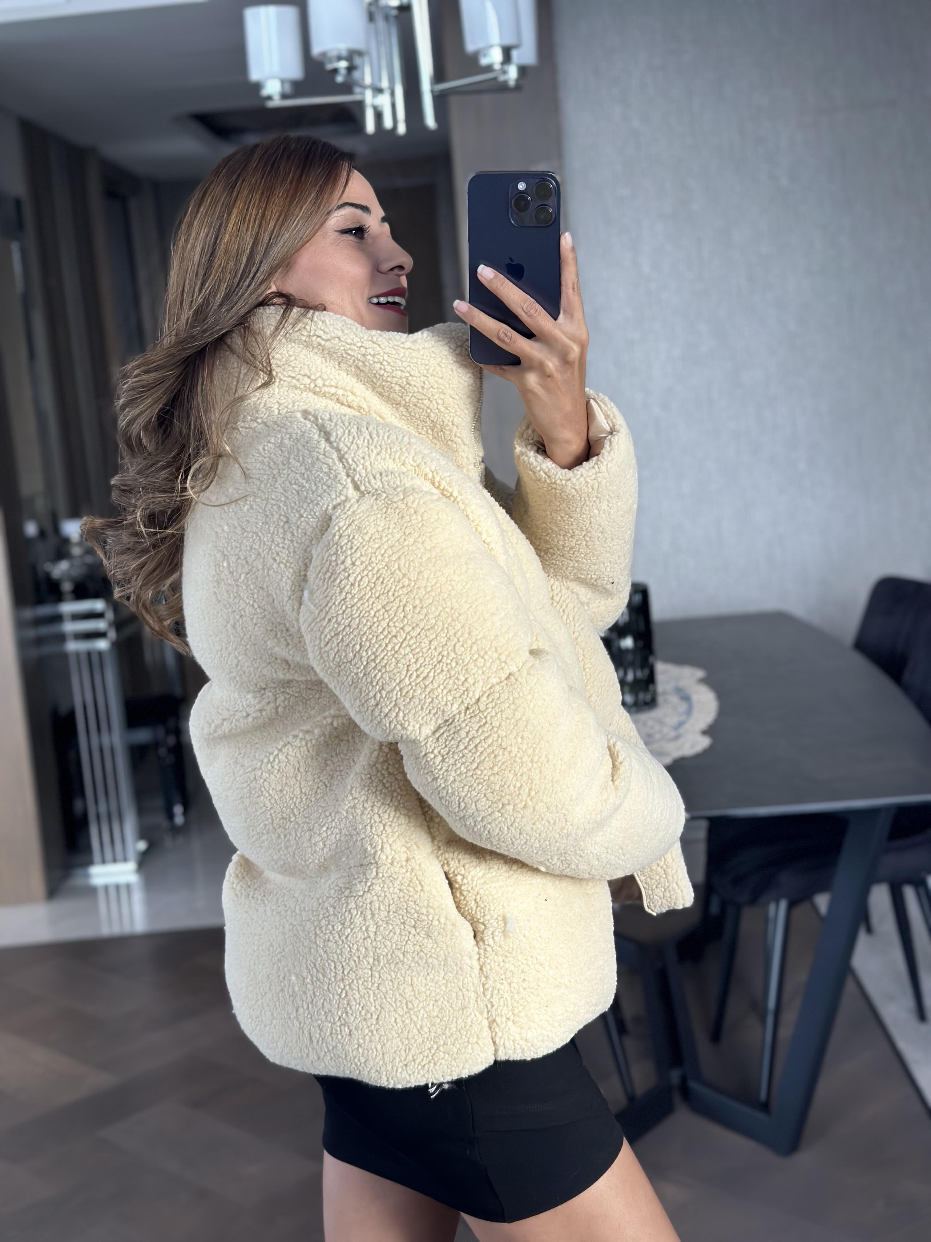 Bej Kuzu Şişme Kadın Mont