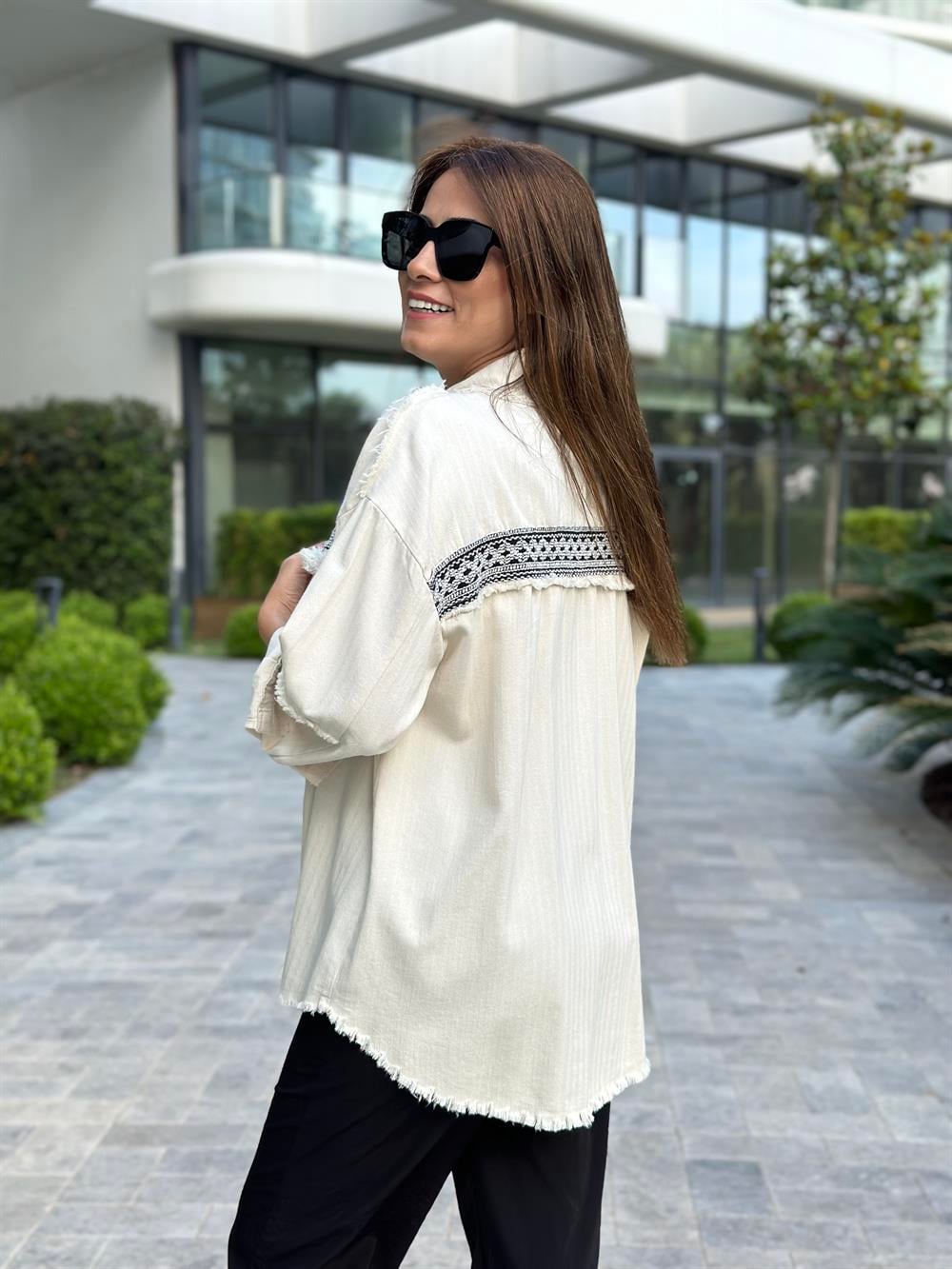 Bej Örgü Şerit Püsküllü Keten Kadın Gömlek