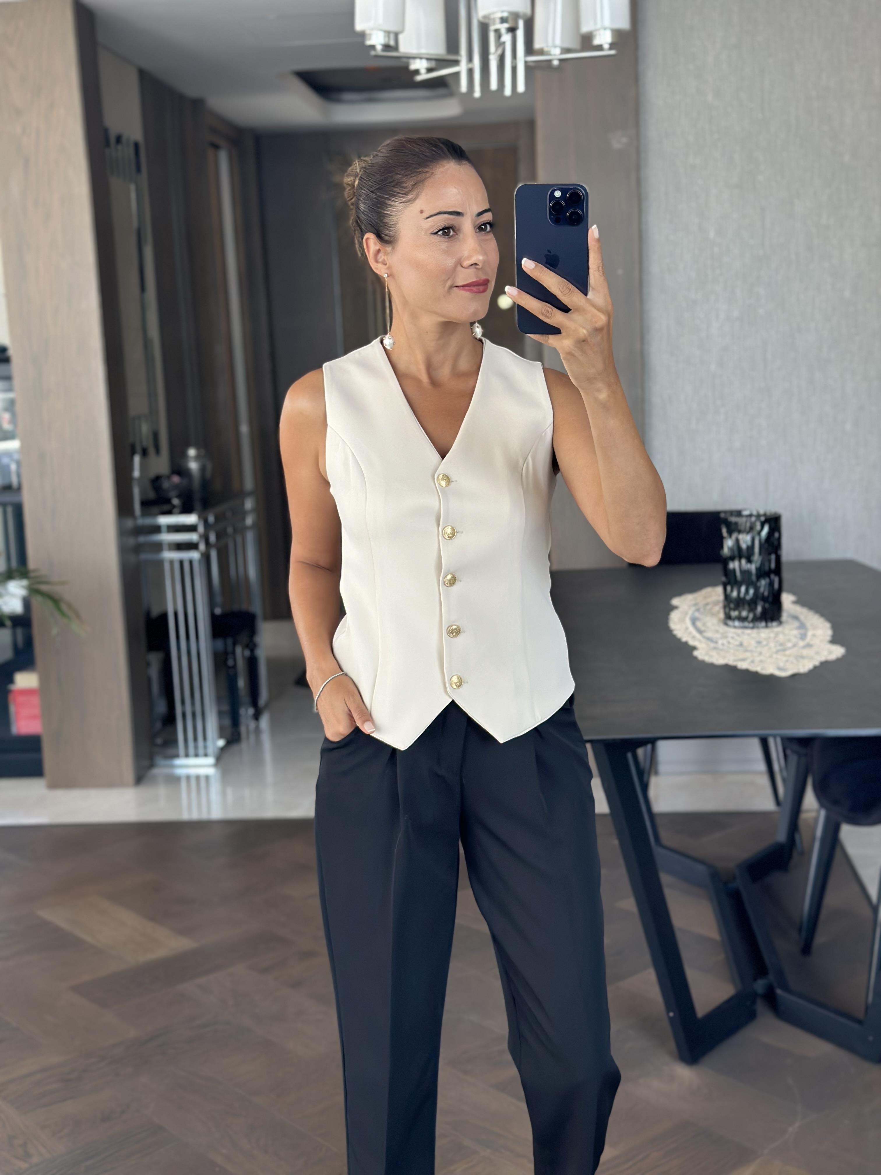 Bej Orjinal Marka Beş Gold Düğmeli Astarlı Kadın Yelek