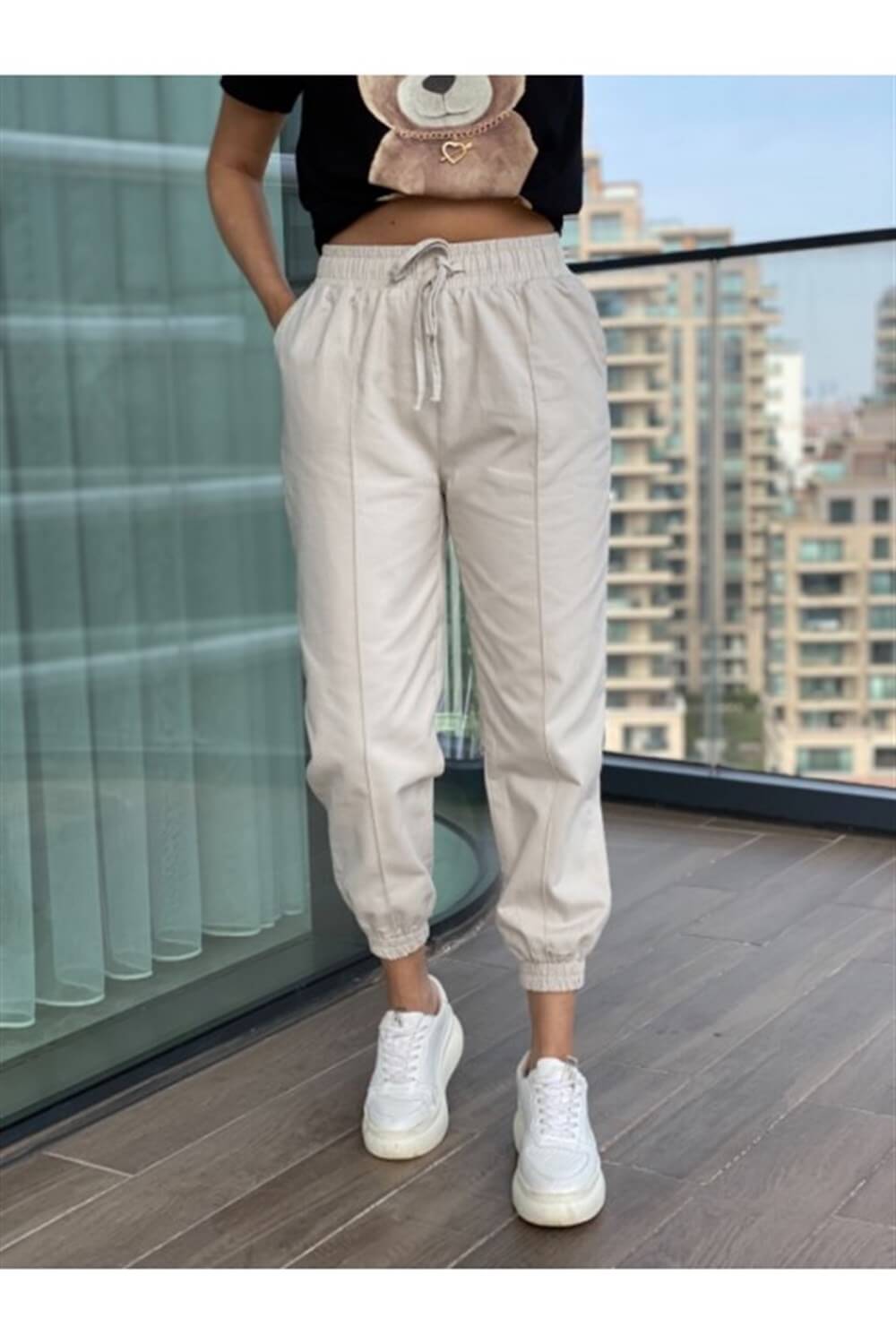 Bej  Paçası Ve Beli Lastikli Gabardin Pantolon 