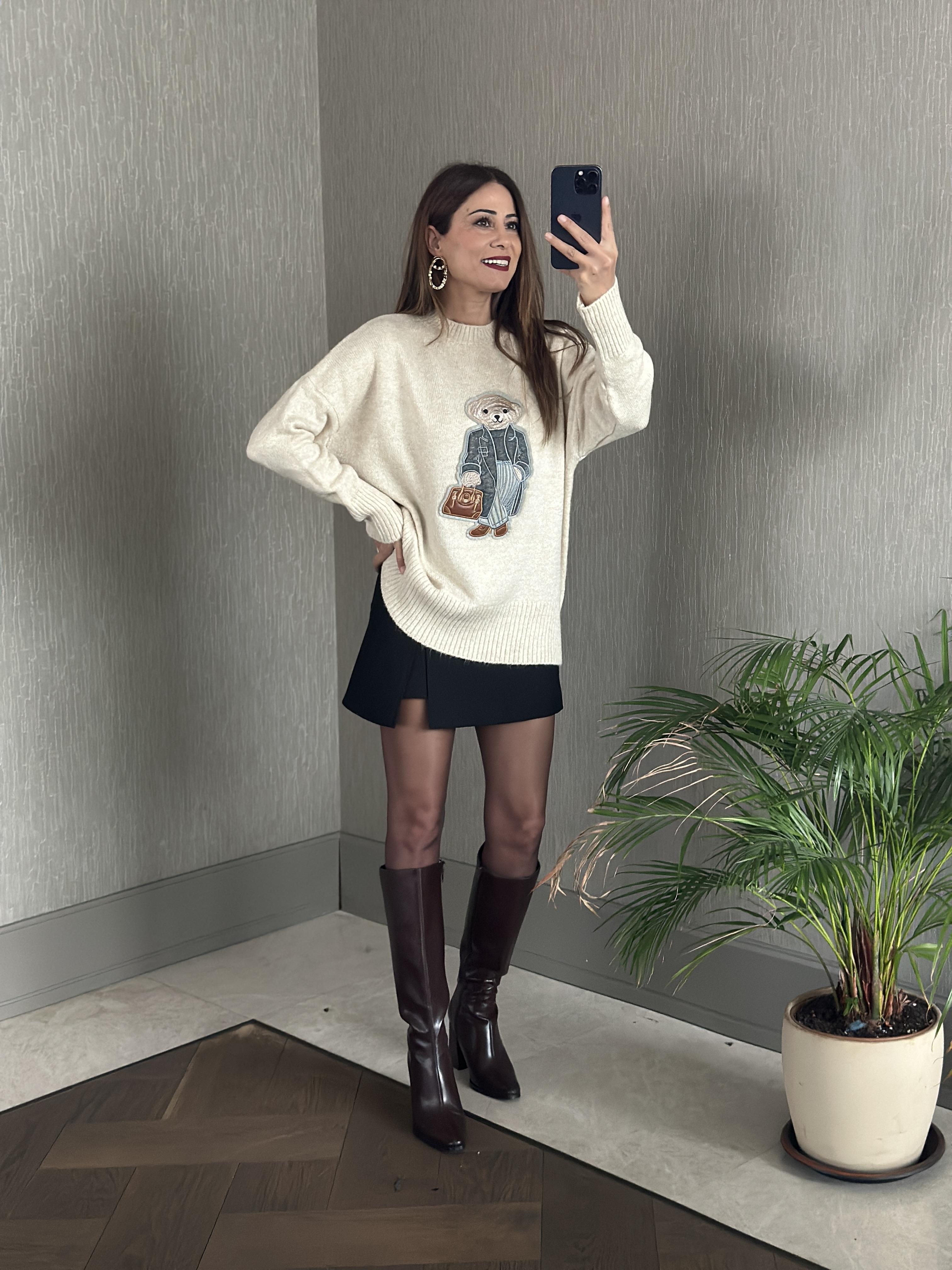 Bej RL Model Bisiklet Yaka Önü Ayıcık Nakışlı Kadın Triko Kazak